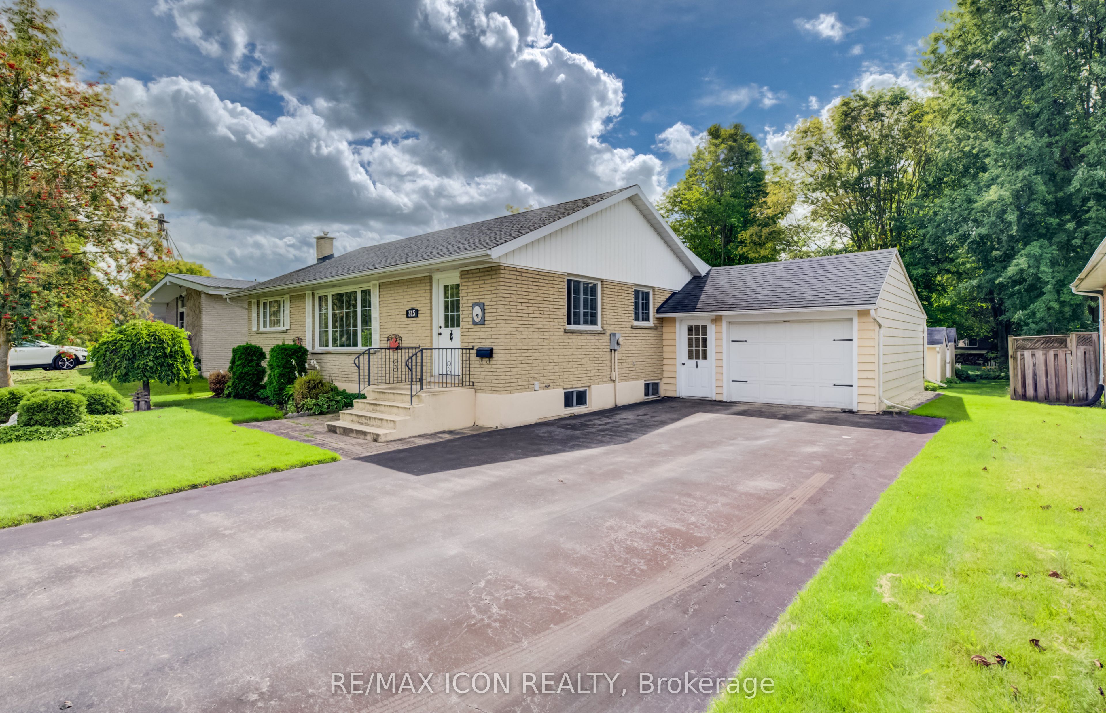 315 Perth Street, Wellington North, ON N0G 2L1 photo 3