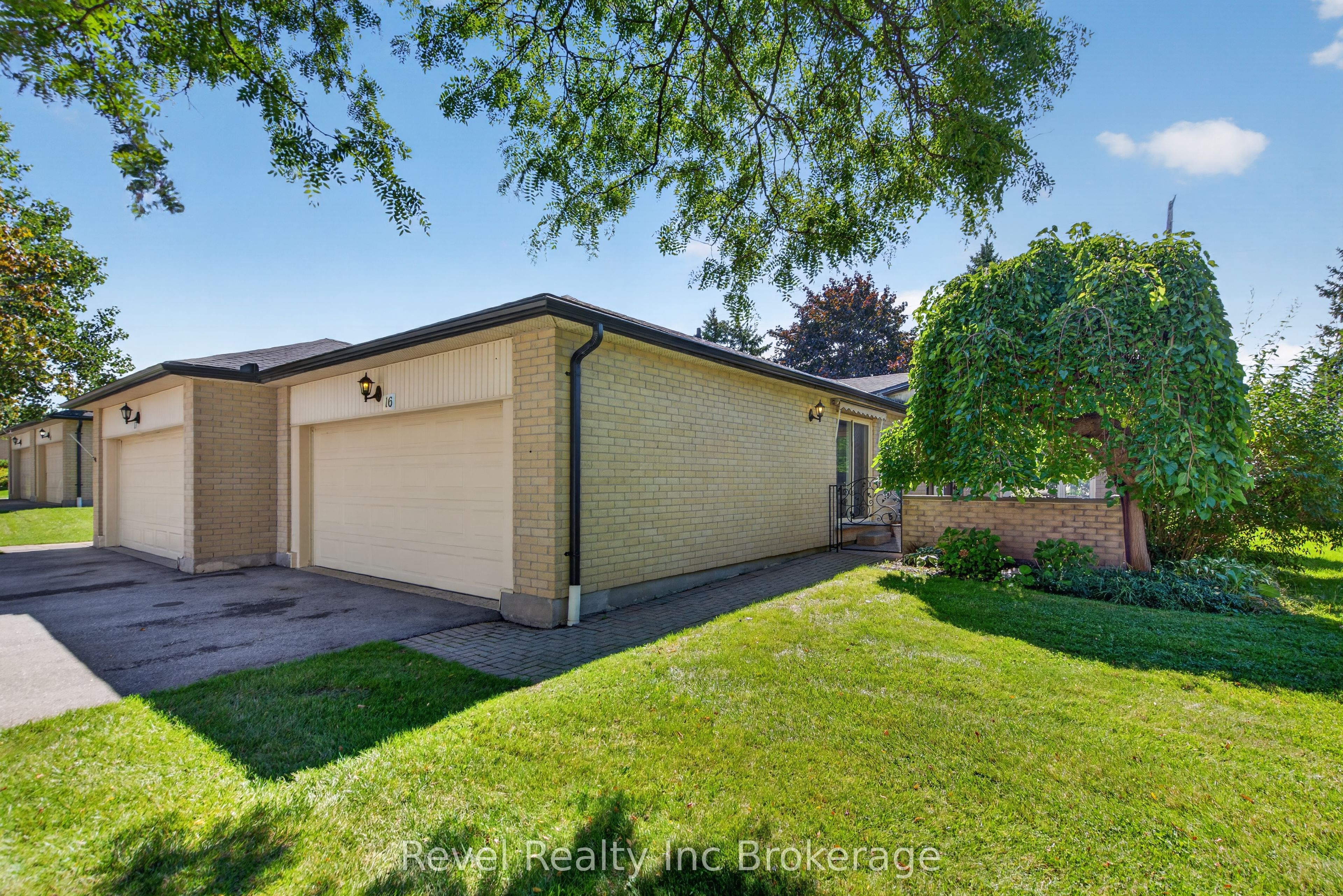 163 Pine Valley Drive 16, London South, ON N6J 4R1 photo 2
