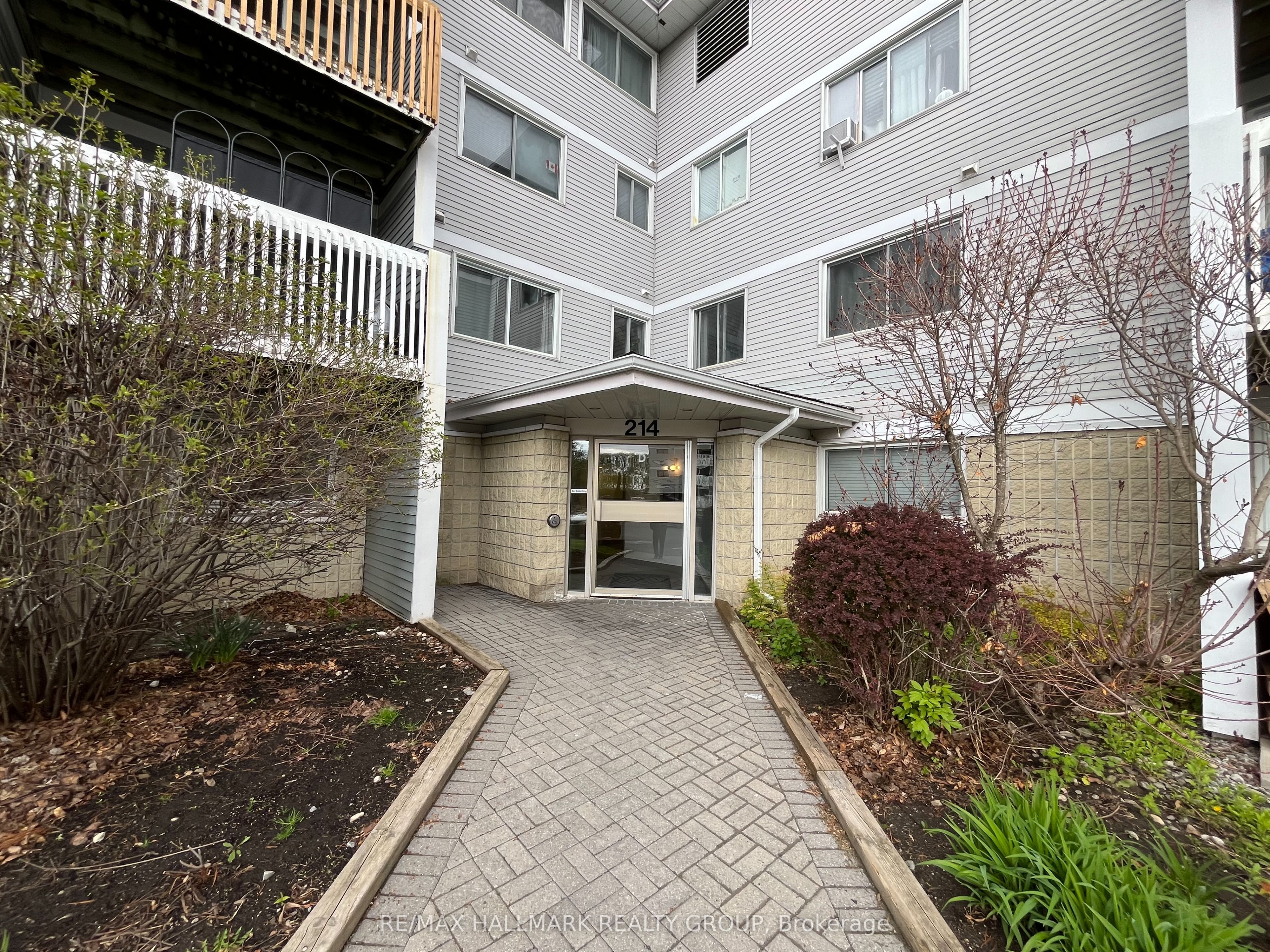 214 Viewmount Drive 403, Cityview - Parkwoods Hills - Rideau Shore, ON K2E 7X3