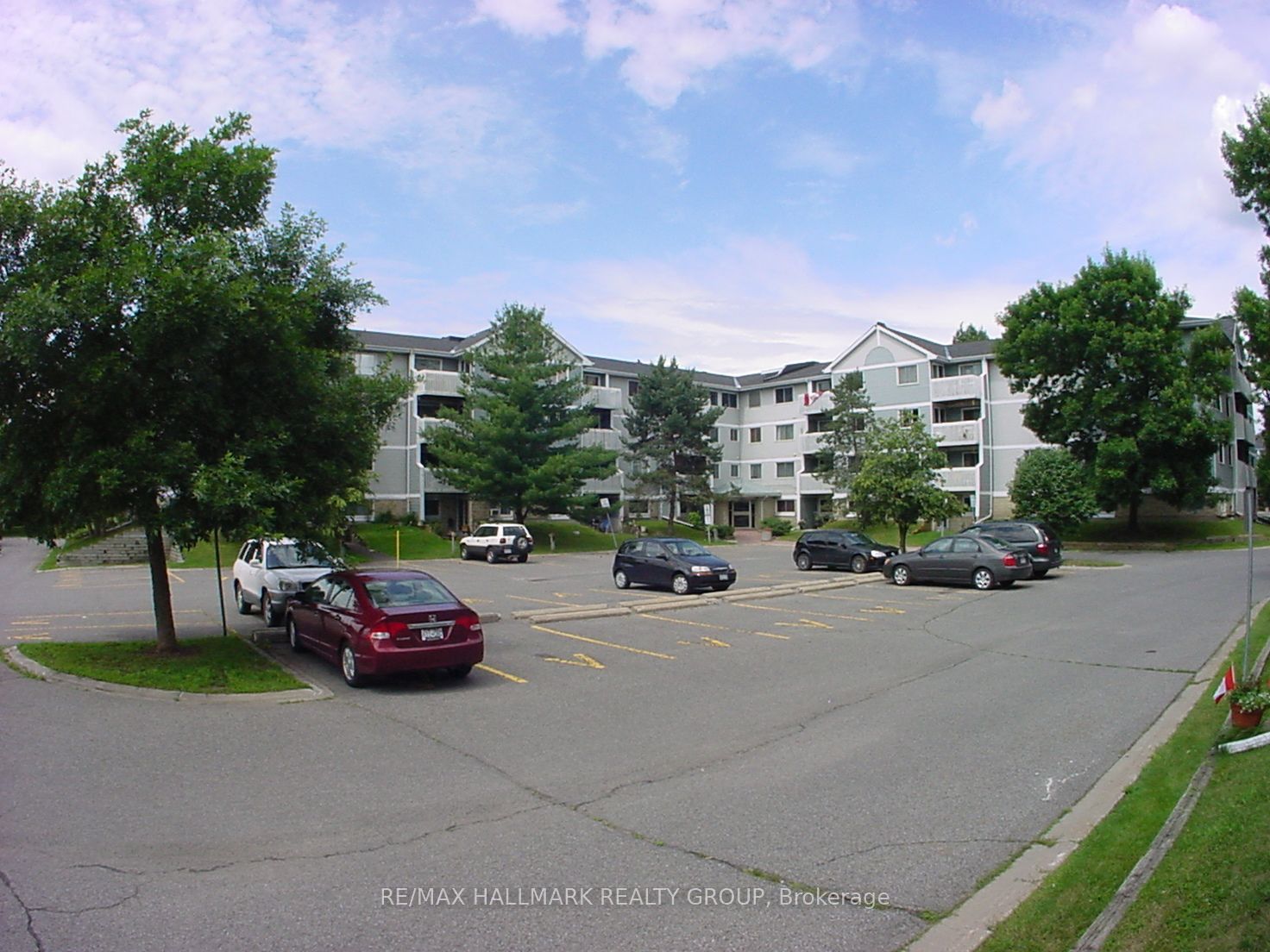 214 Viewmount Drive 403, Cityview - Parkwoods Hills - Rideau Shore, ON K2E 7X3 photo 2