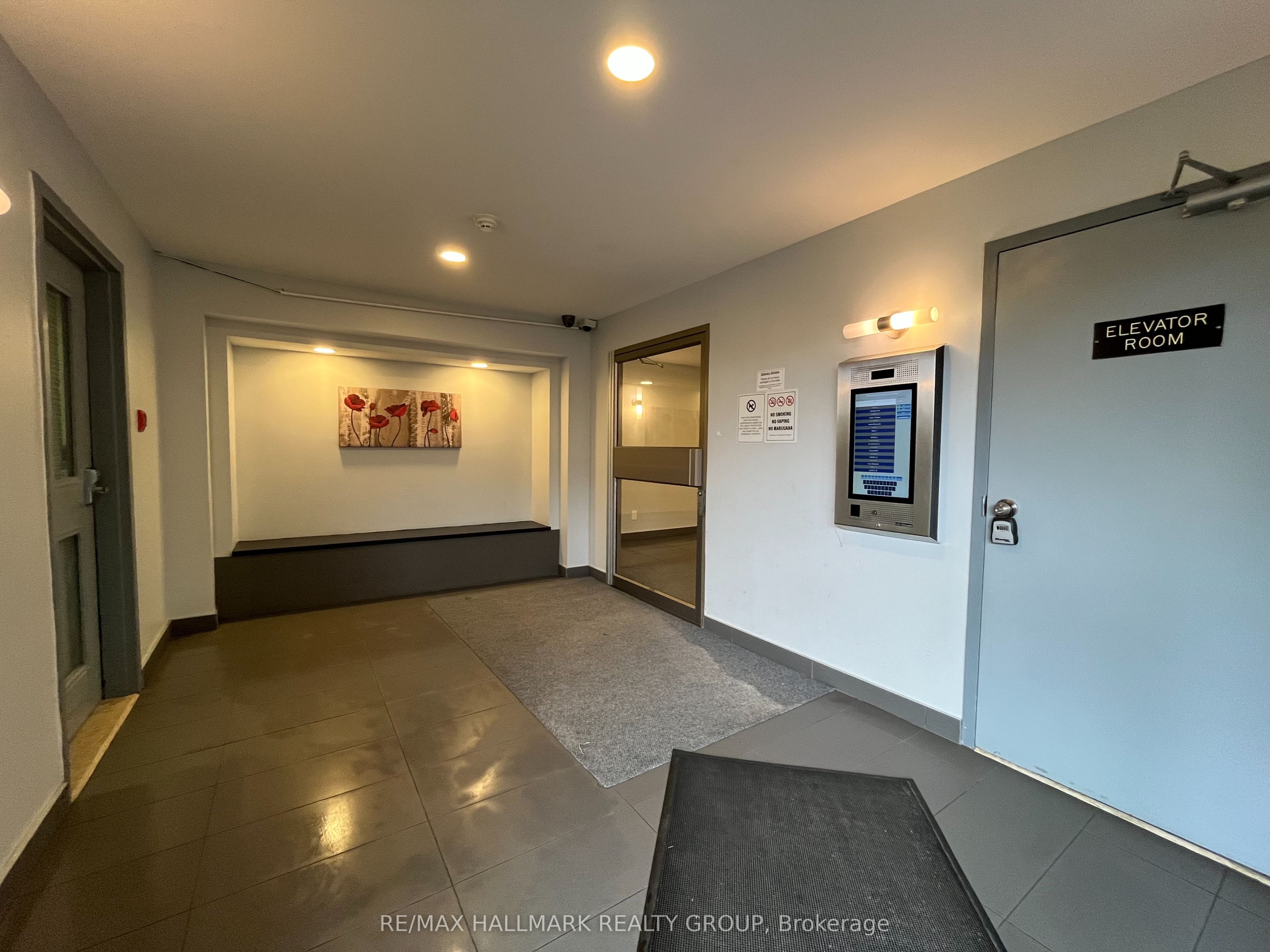 214 Viewmount Drive 403, Cityview - Parkwoods Hills - Rideau Shore, ON K2E 7X3 photo 3