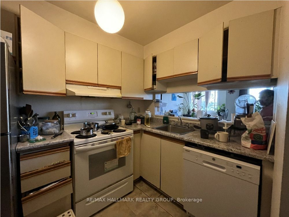 214 Viewmount Drive 403, Cityview - Parkwoods Hills - Rideau Shore, ON K2E 7X3 photo 4
