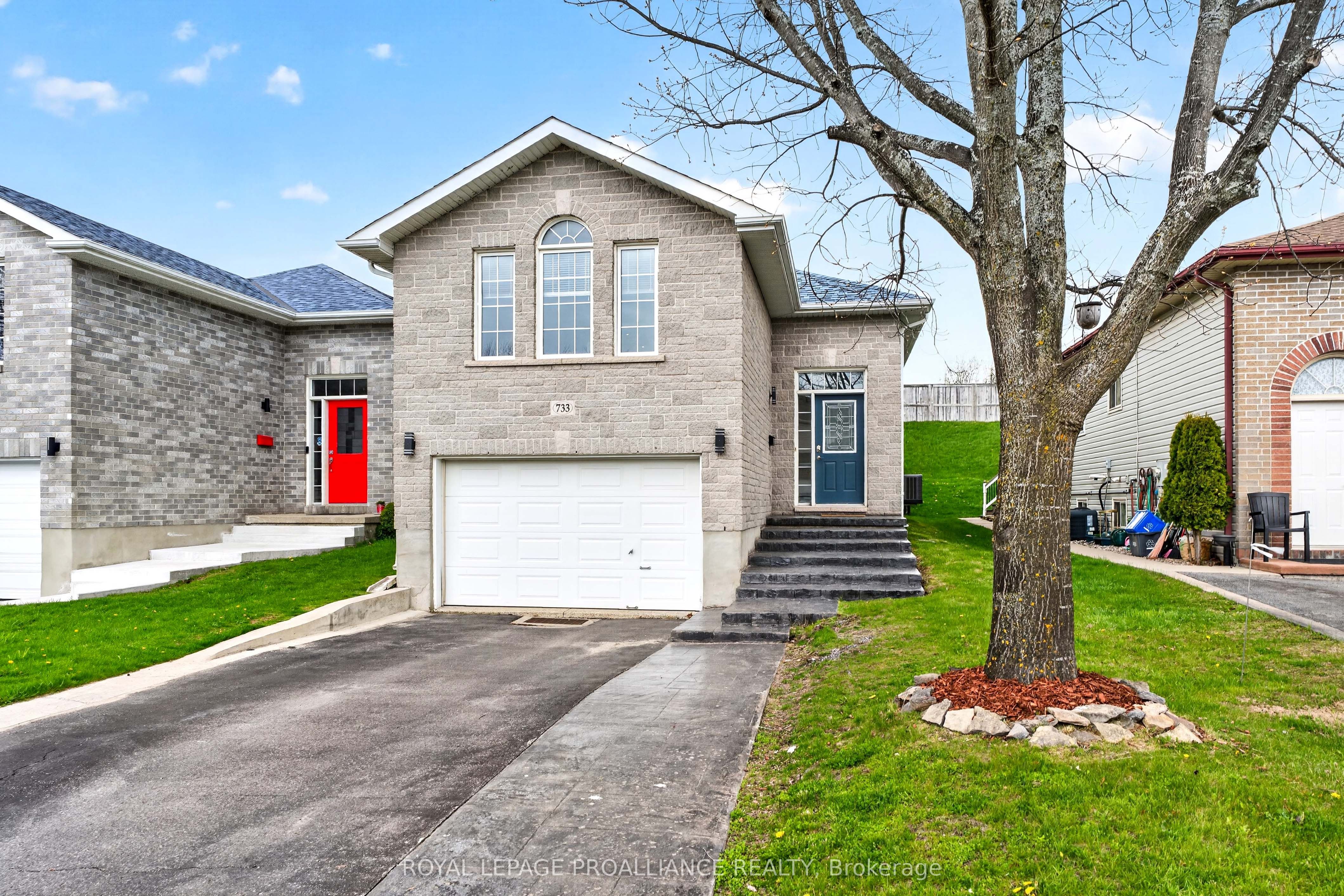 733 Tanner Drive, Kingston, ON K7M 8Y2