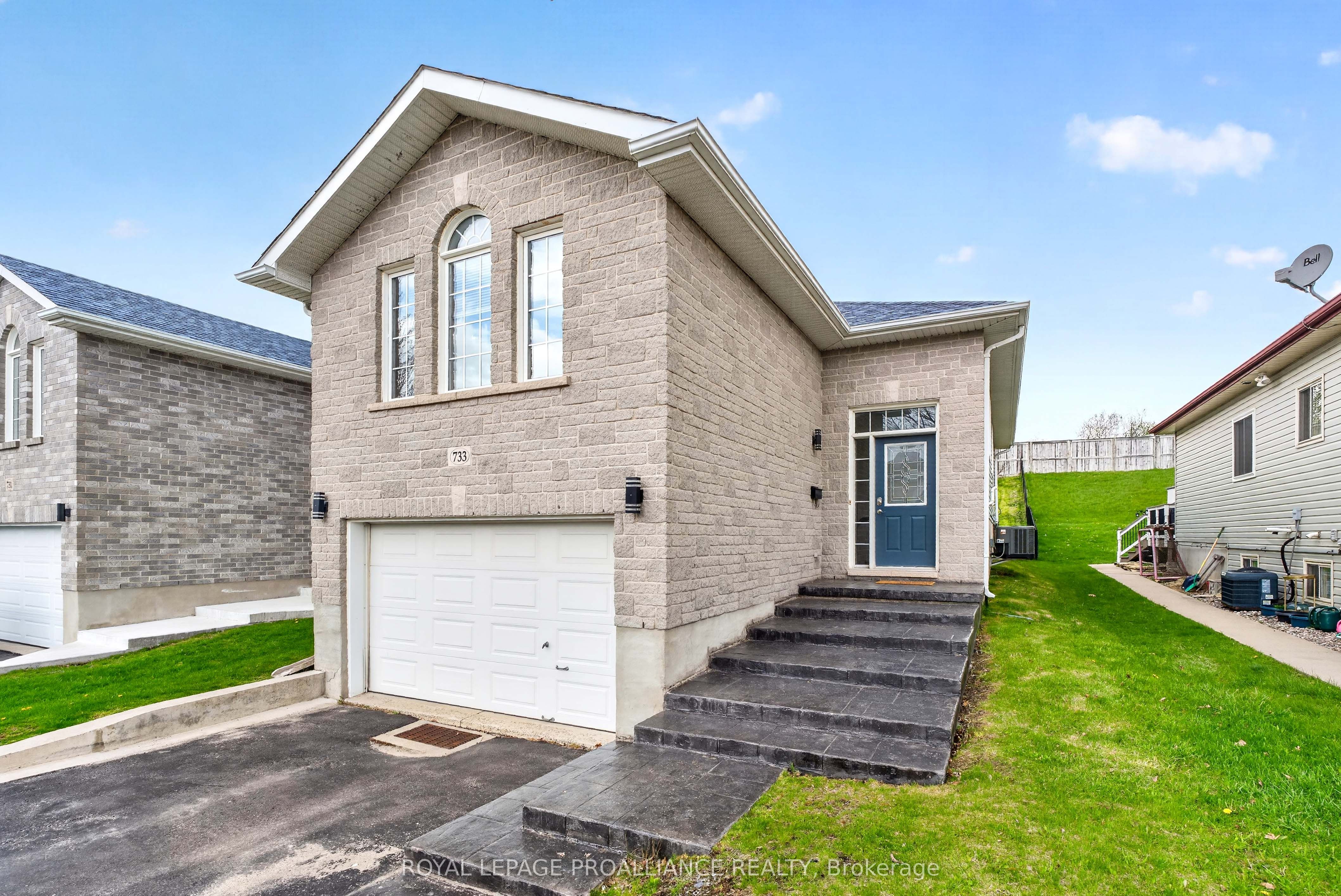 733 Tanner Drive, Kingston, ON K7M 8Y2 photo 2