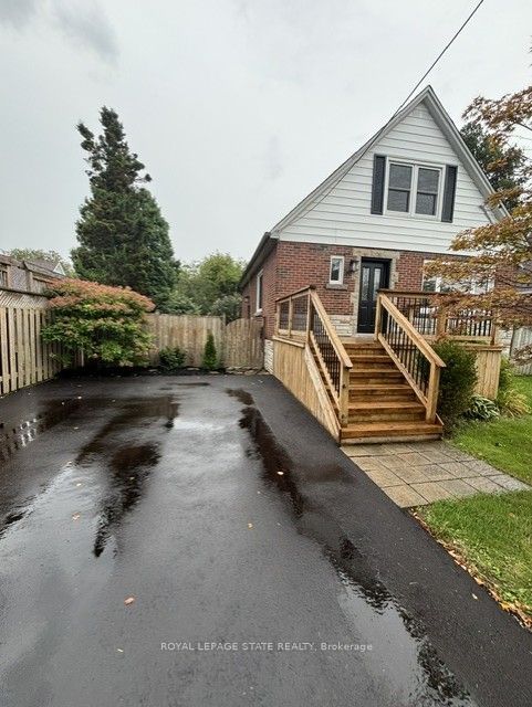 46 Delevan Crescent, Hamilton, ON L9A 4A7
