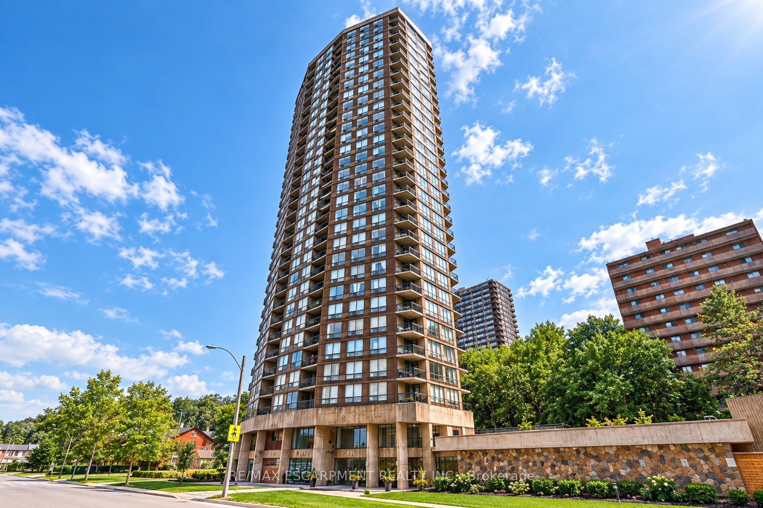 150 Charlton Avenue 1403, Hamilton, ON L8N 3X3