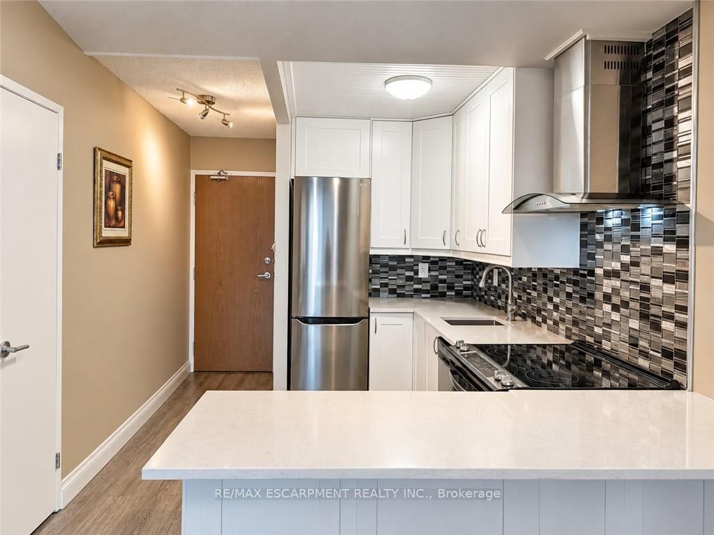 150 Charlton Avenue 1403, Hamilton, ON L8N 3X3 photo 4