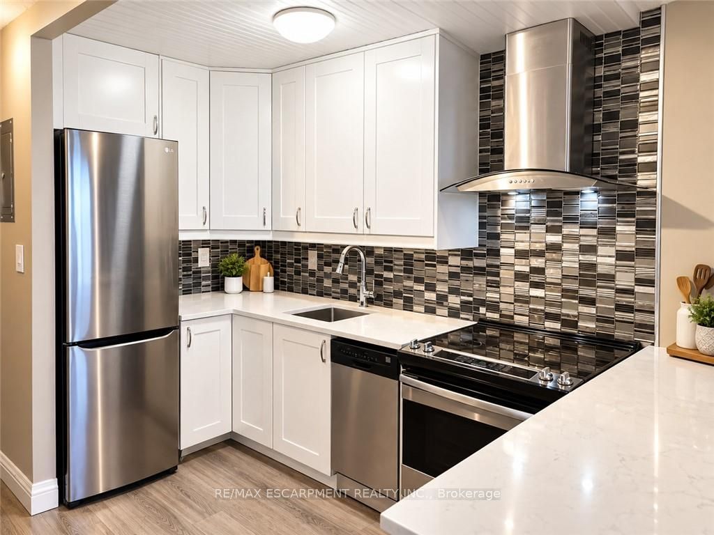 150 Charlton Avenue 1403, Hamilton, ON L8N 3X3 photo 5