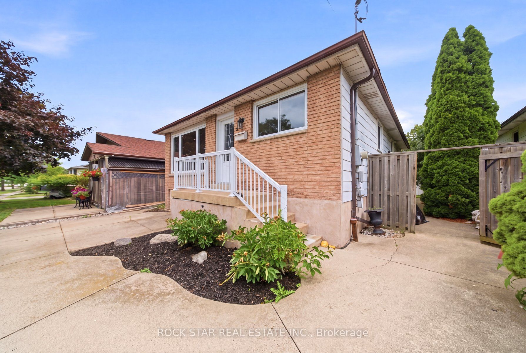 59 Aterno Drive Main, Hamilton, ON L9C 5S4 photo 2