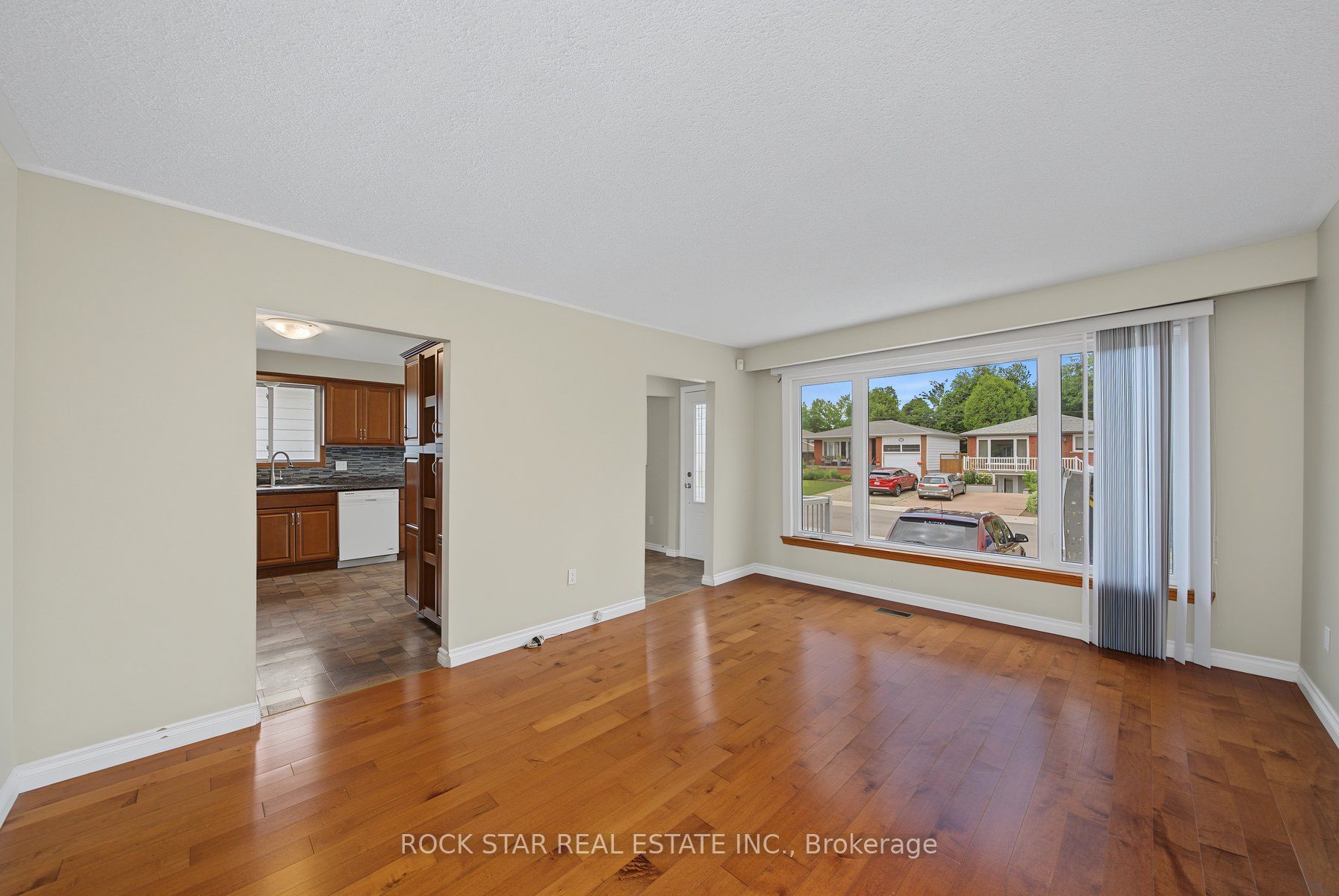 59 Aterno Drive Main, Hamilton, ON L9C 5S4 photo 3