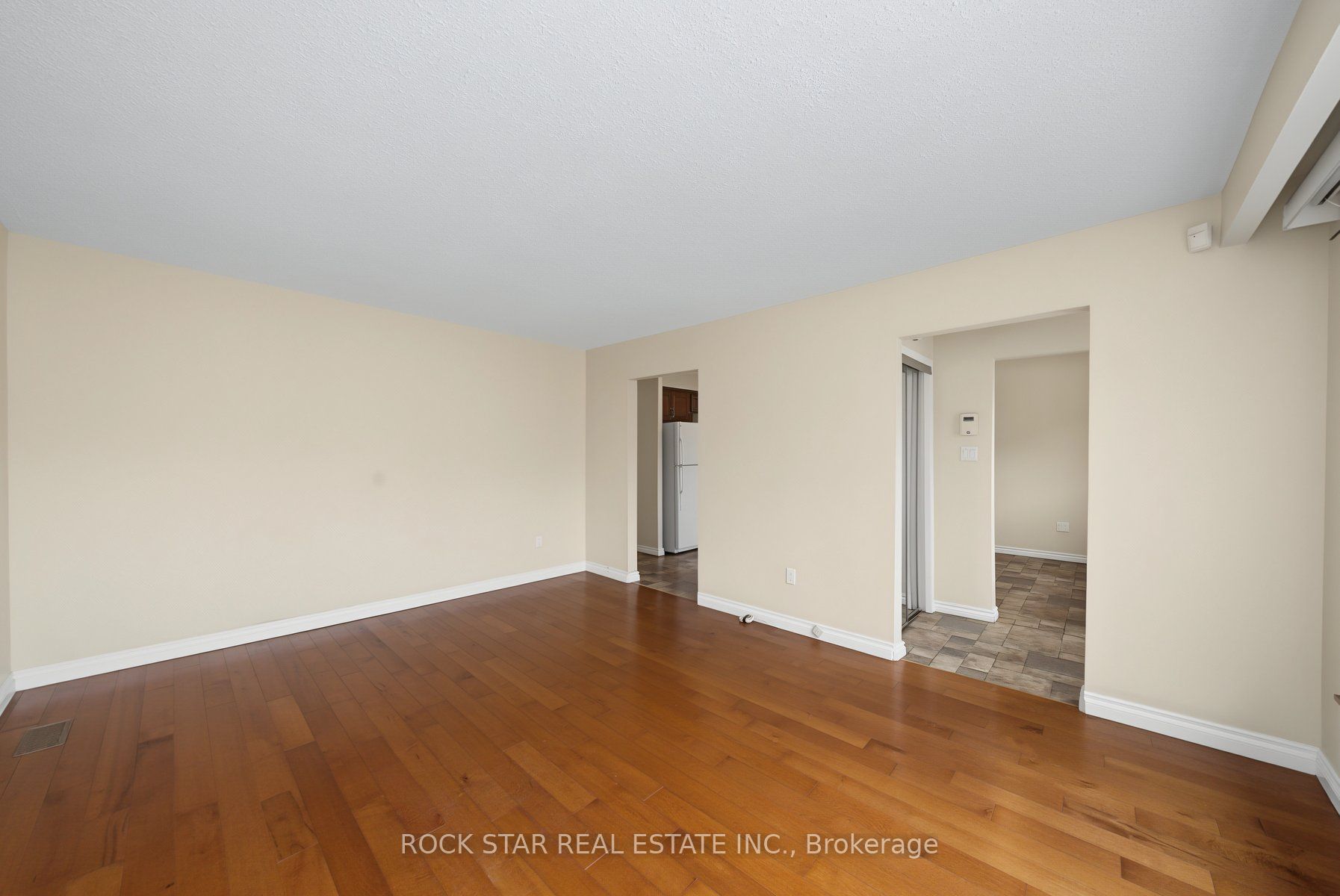 59 Aterno Drive Main, Hamilton, ON L9C 5S4 photo 4