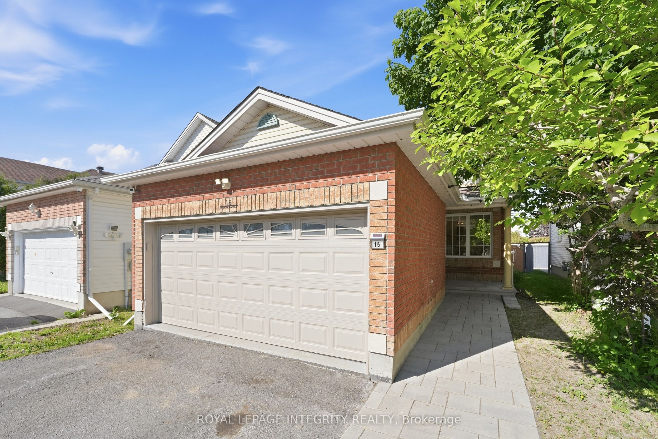 15 Halkirk Avenue, Kanata, ON K2V 1B1