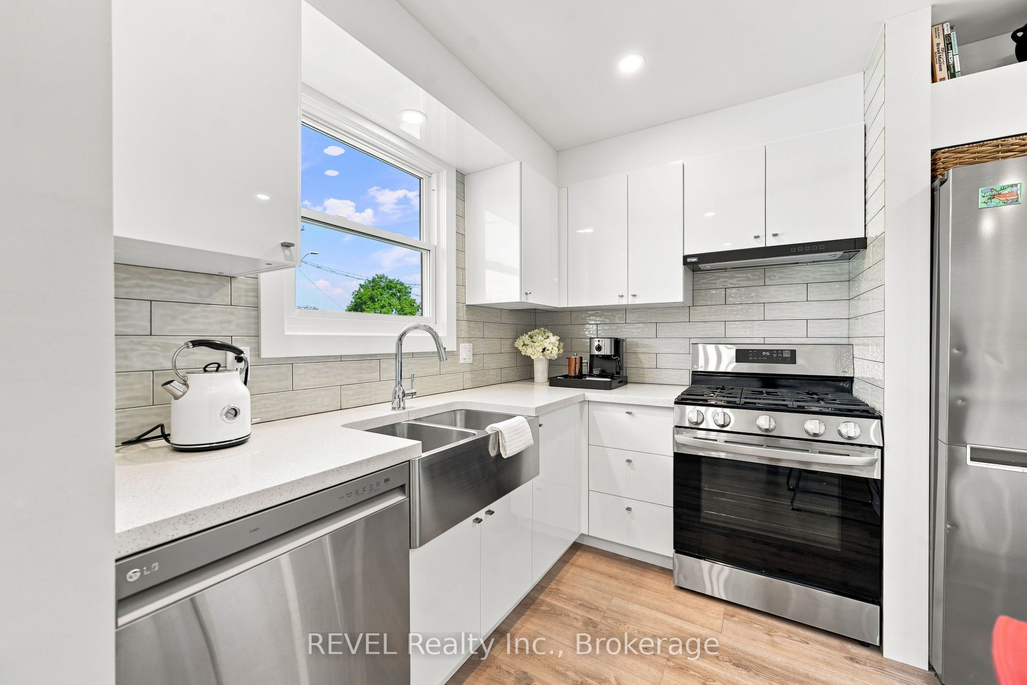 34 Oakwood Street, Port Colborne, ON L3K 5E9 photo 3