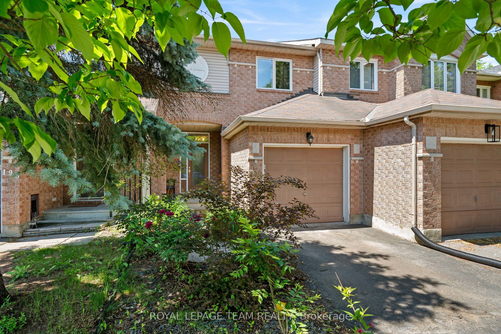 193 Thornbury Crescent, South of Baseline to Knoxdale, ON K2G 6C2 photo 2