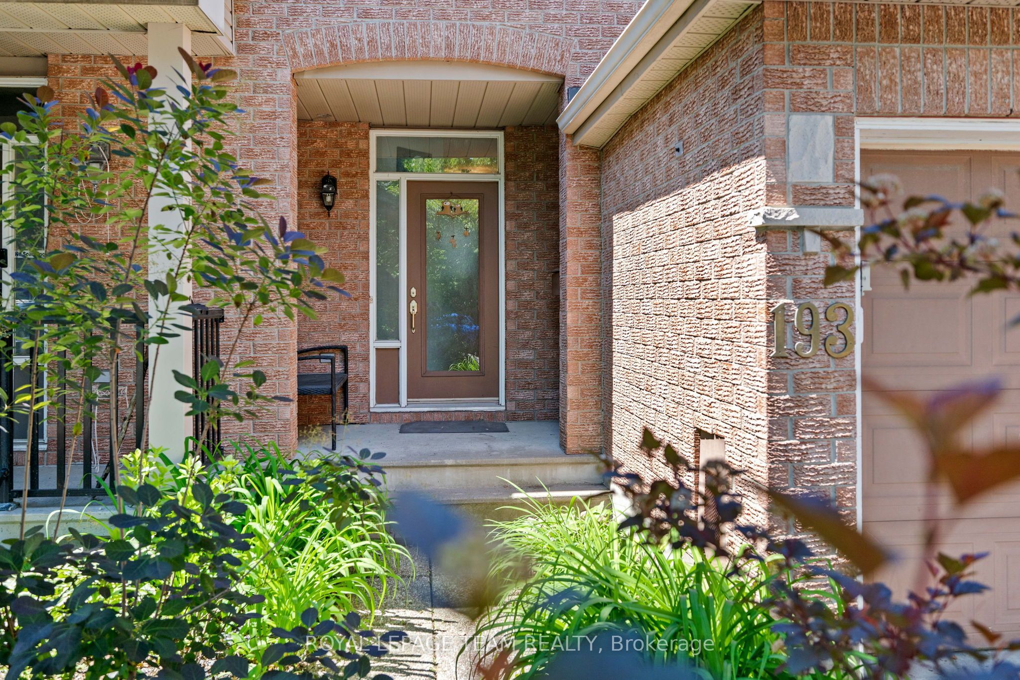 193 Thornbury Crescent, South of Baseline to Knoxdale, ON K2G 6C2 photo 4
