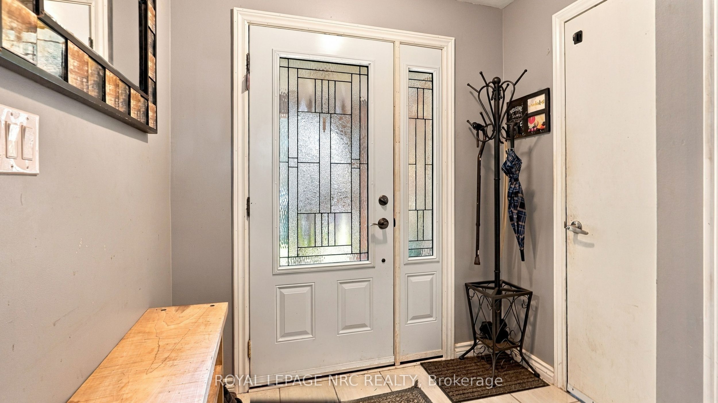 25 Sherwood Forest Trail, Welland, ON L3C 5X7 photo 4