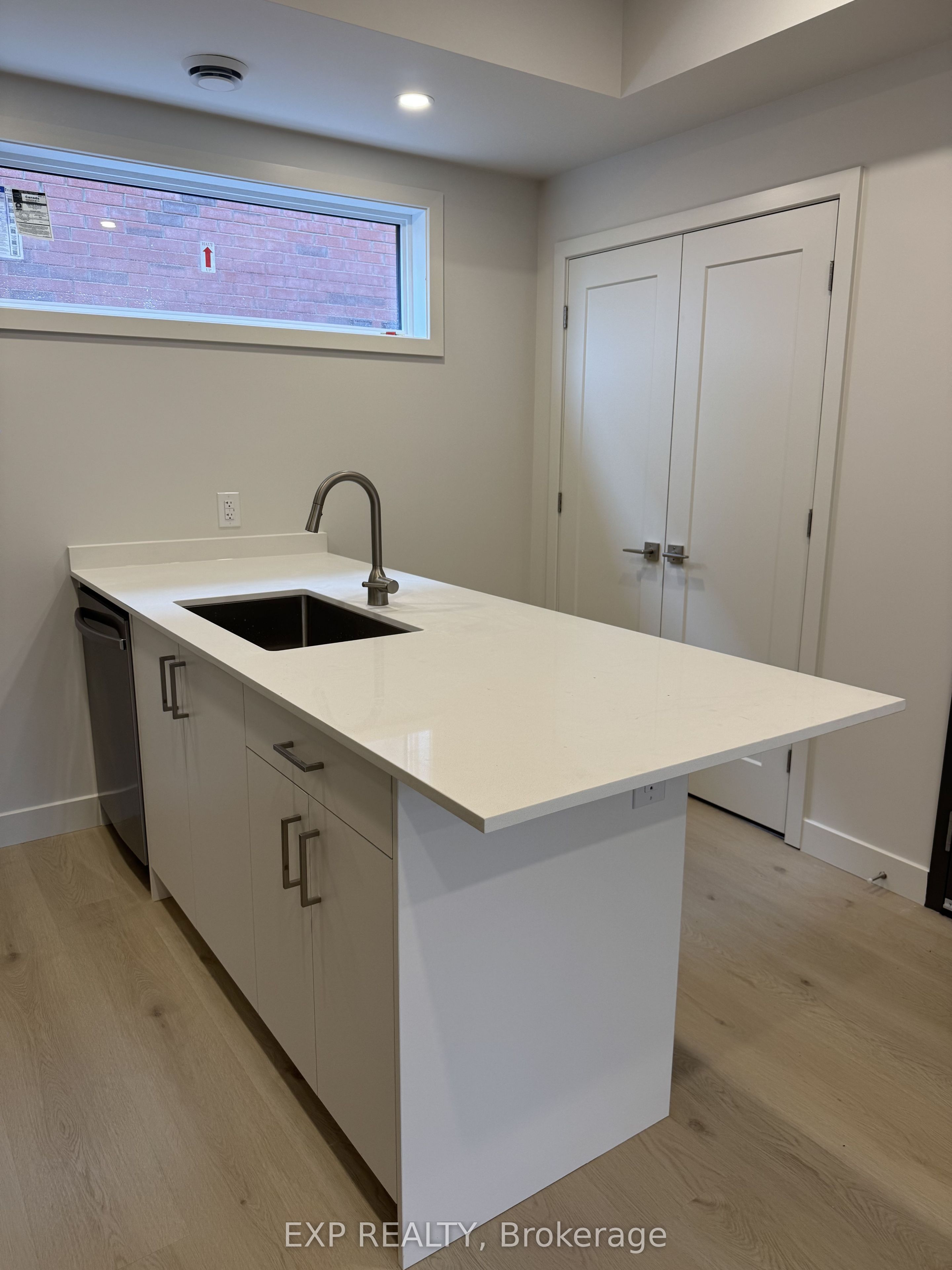 1301 Dorchester Avenue 6, Carlington - Central Park, ON K1Z 8E8 photo 4