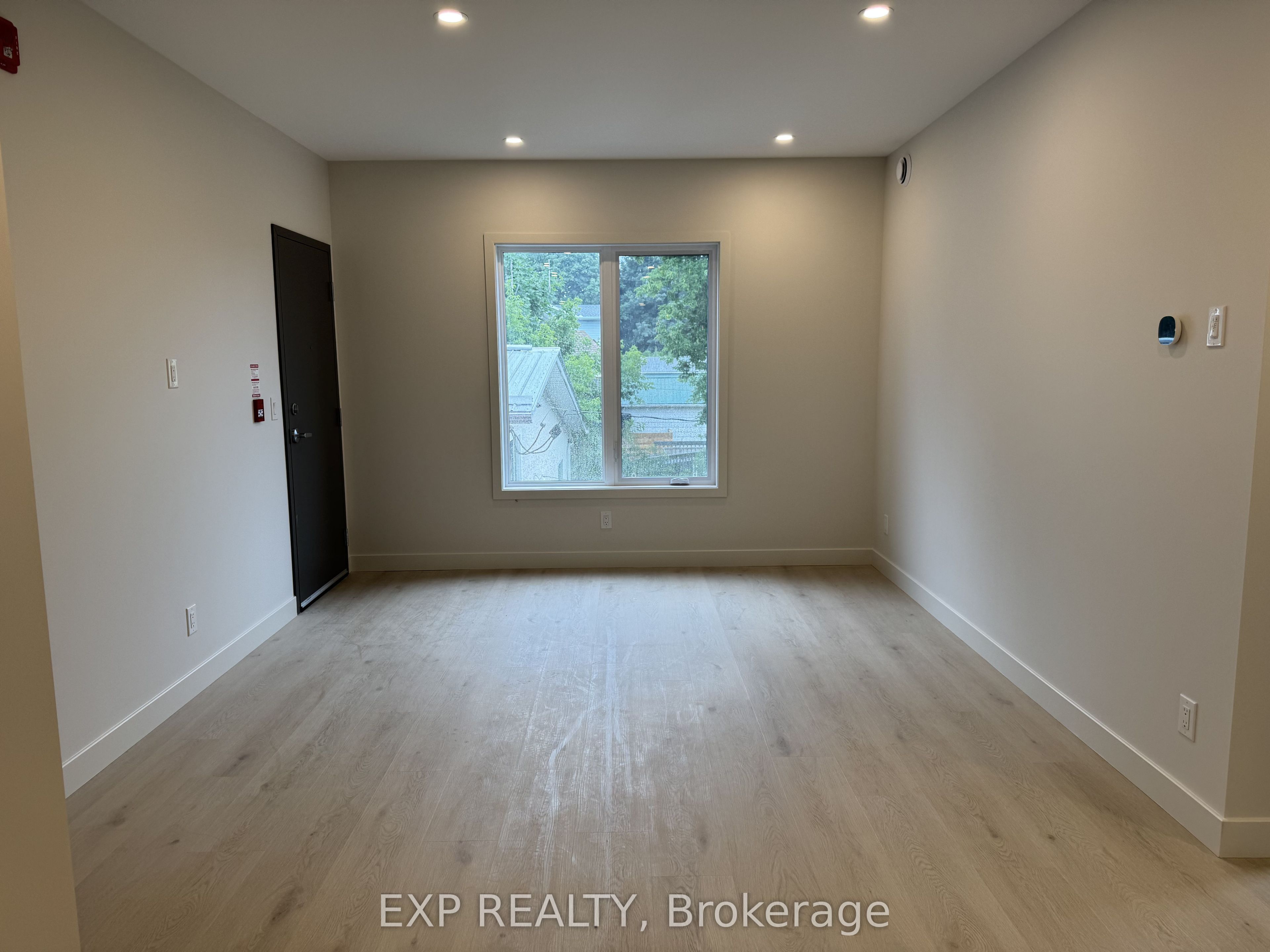 1301 Dorchester Avenue 6, Carlington - Central Park, ON K1Z 8E8 photo 5