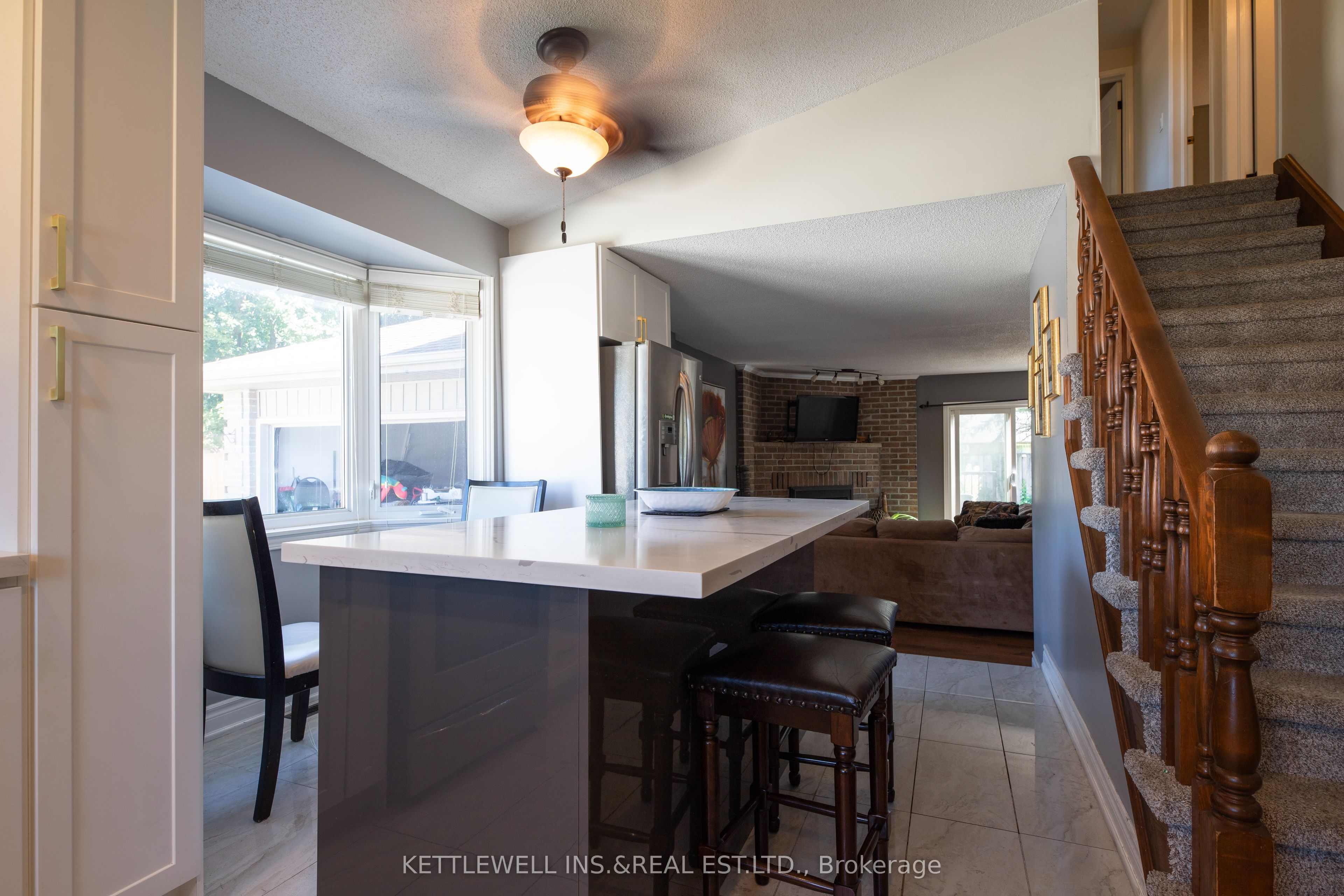 17 Elgin Place W, Strathroy-Caradoc, ON N7G 3X6 photo 3