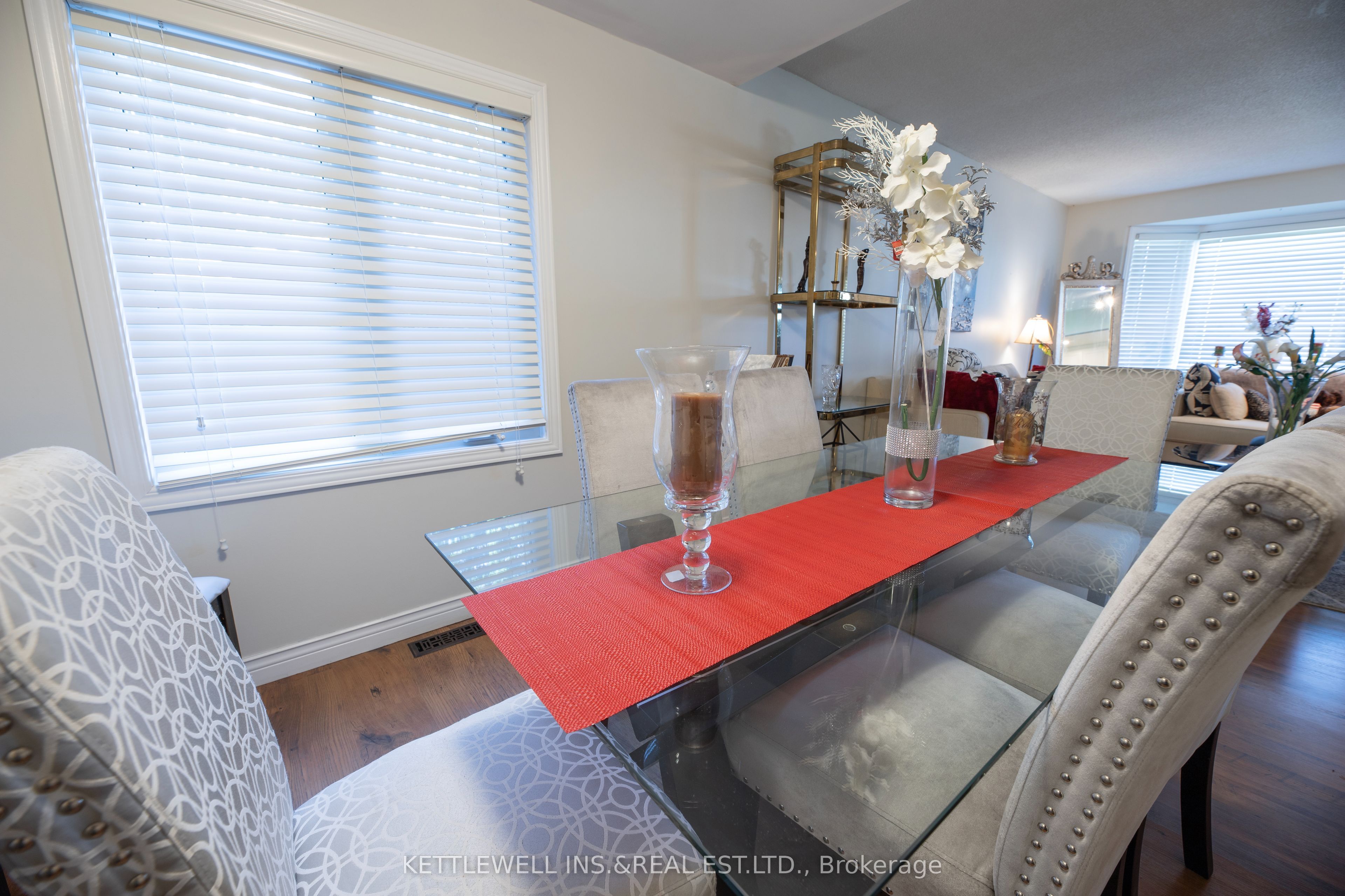 17 Elgin Place W, Strathroy-Caradoc, ON N7G 3X6 photo 4