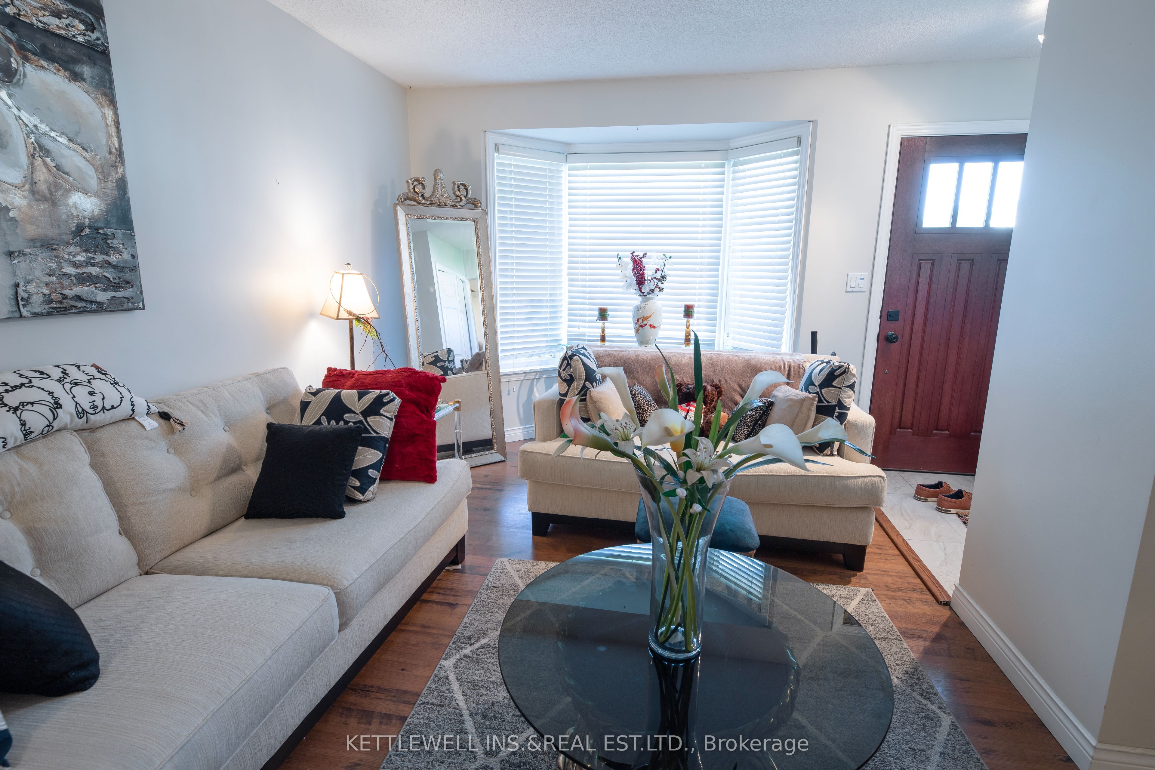 17 Elgin Place W, Strathroy-Caradoc, ON N7G 3X6 photo 5