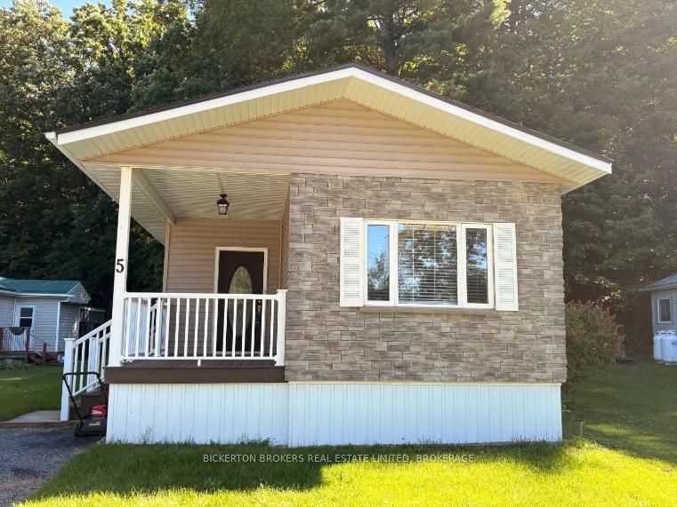 5 Pine Ridge Village - HWY 32 Highway, Leeds and the Thousand Islands, ON K0H 2N0