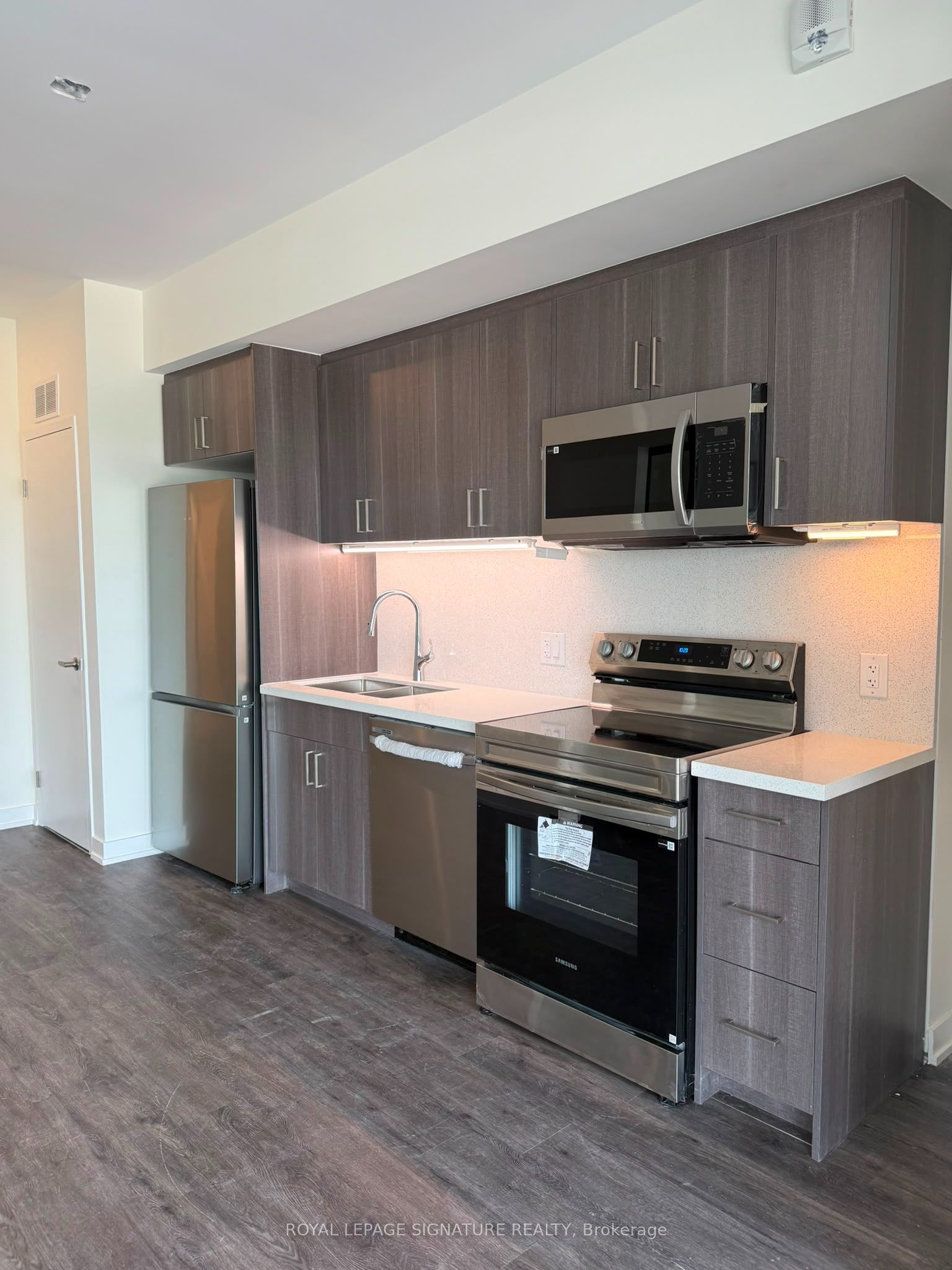 350 Prince Charles Drive S 303, Welland, ON L3C 5A6 photo 5
