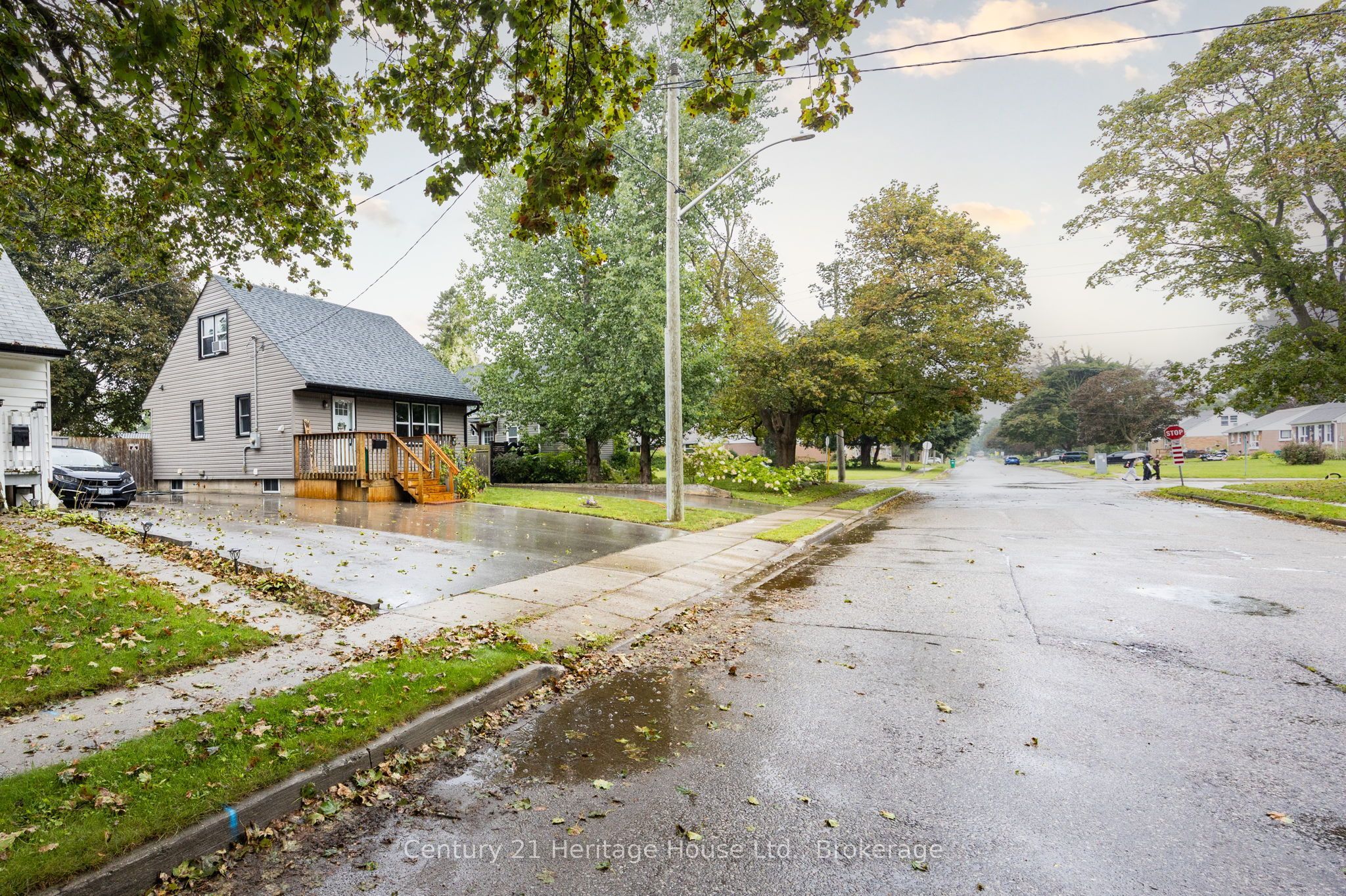 102 Stewart Avenue, Cambridge, ON N1R 2T9 photo 3