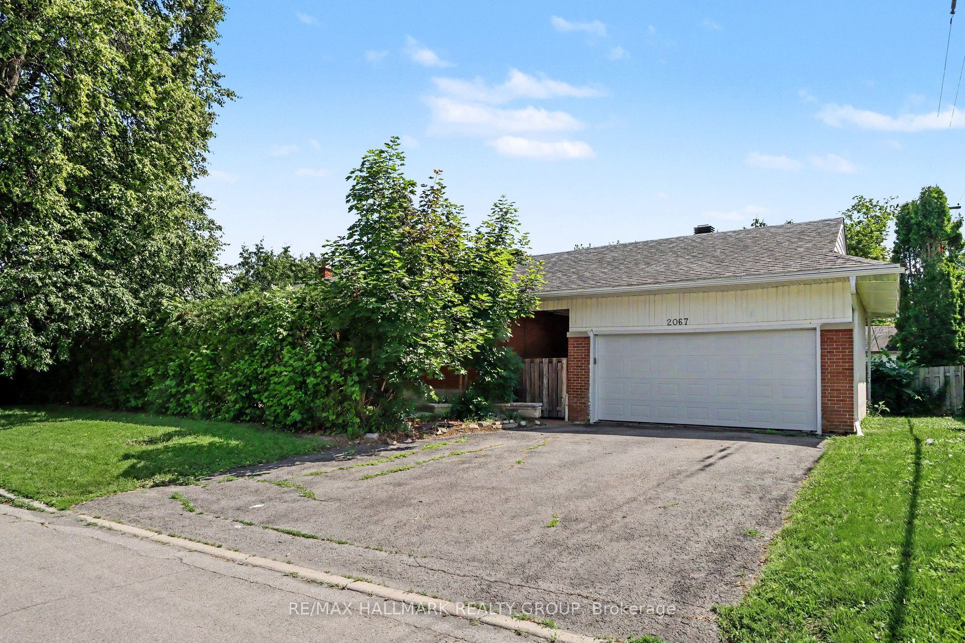 2067 Bangor Street, Elmvale Acres and Area, ON K1G 2X6 photo 2