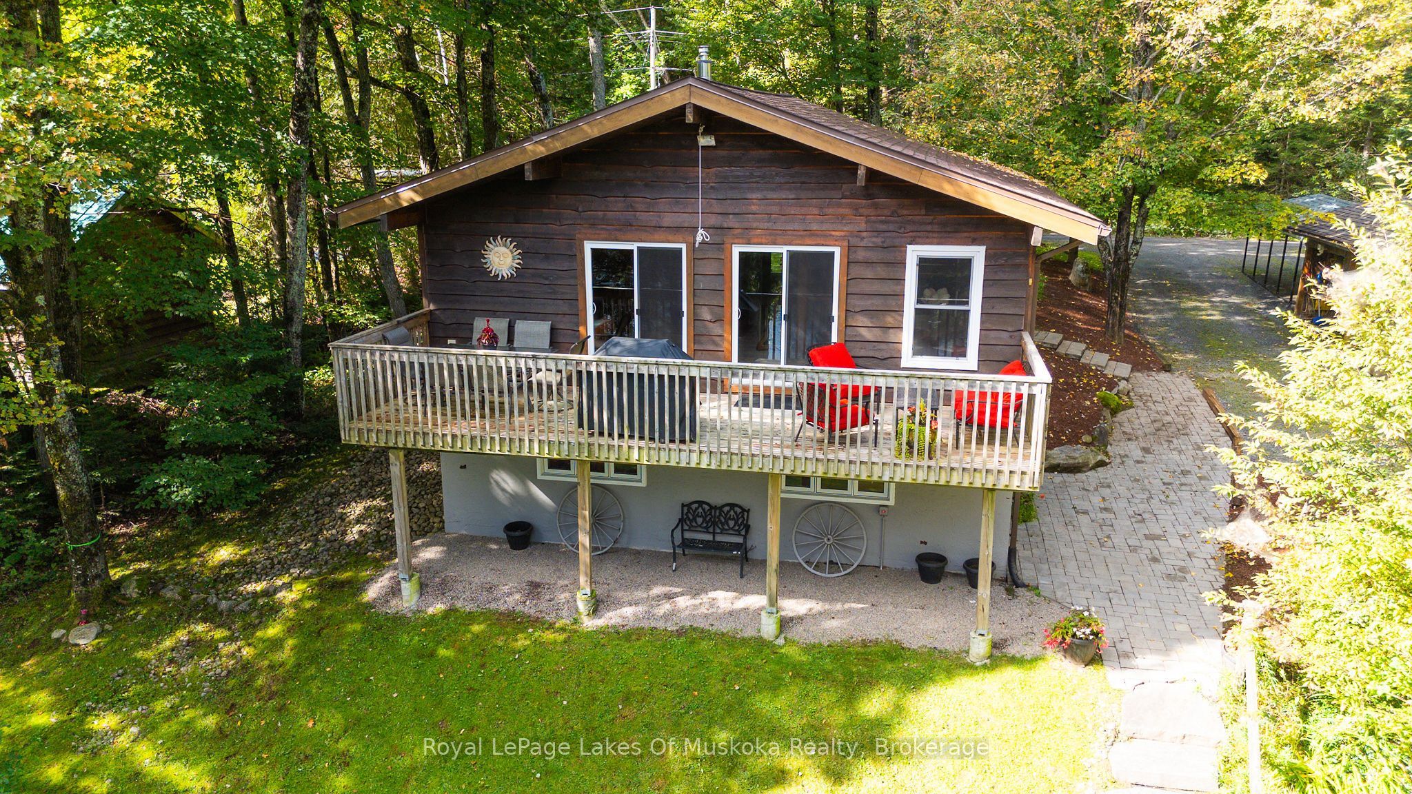 1053 Atkins Lake Road, Bracebridge, ON P1L 1W9 photo 2