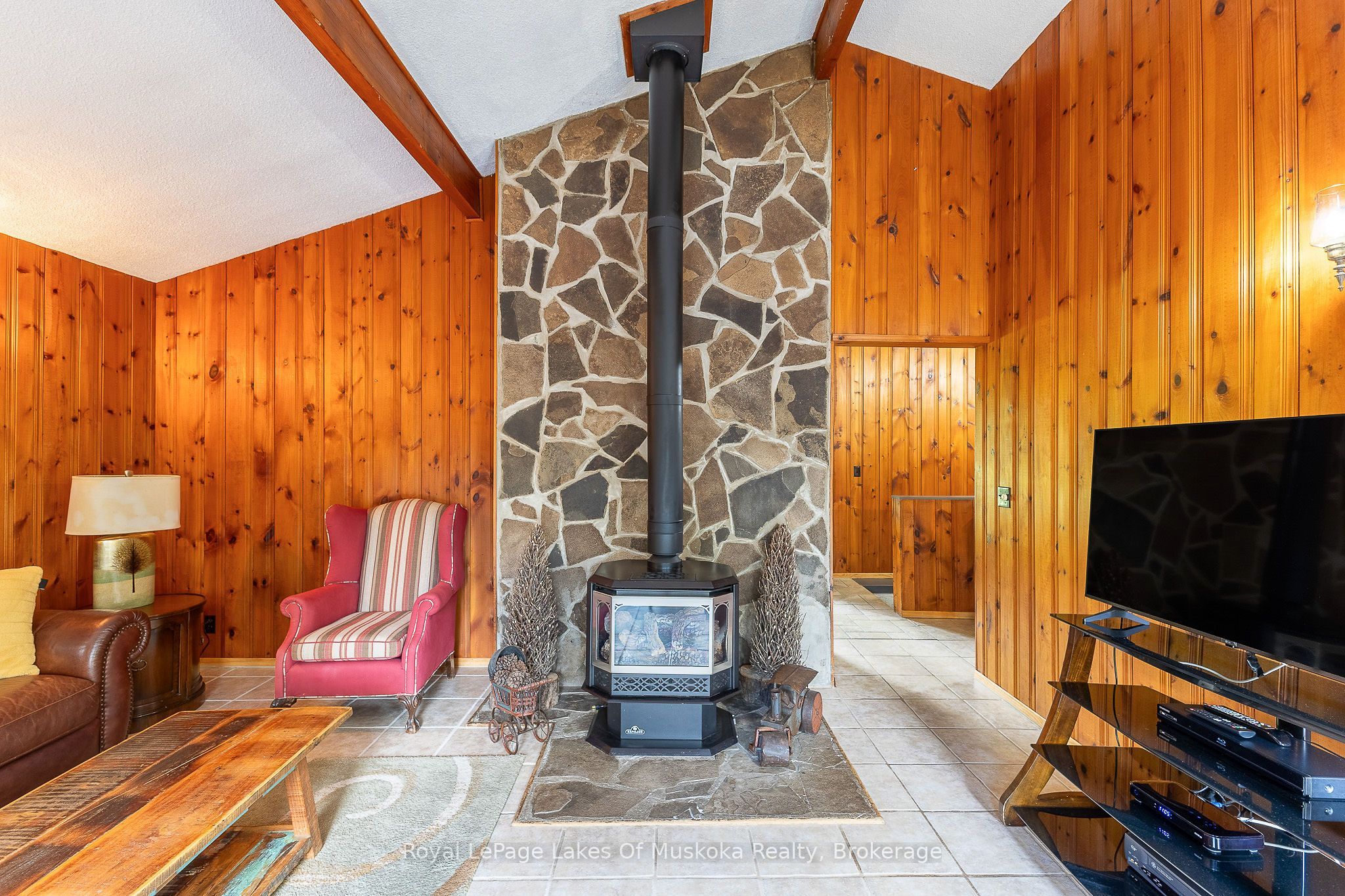 1053 Atkins Lake Road, Bracebridge, ON P1L 1W9 photo 4