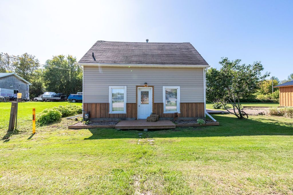 733 Calvin Road, Whitewater Region, ON K0J 1Y0 photo 3