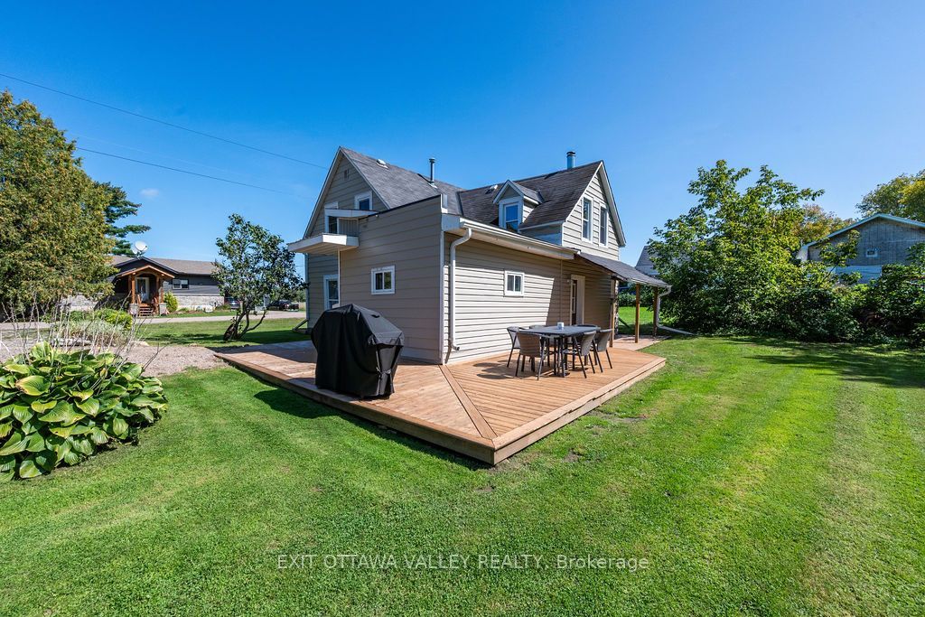 733 Calvin Road, Whitewater Region, ON K0J 1Y0 photo 5