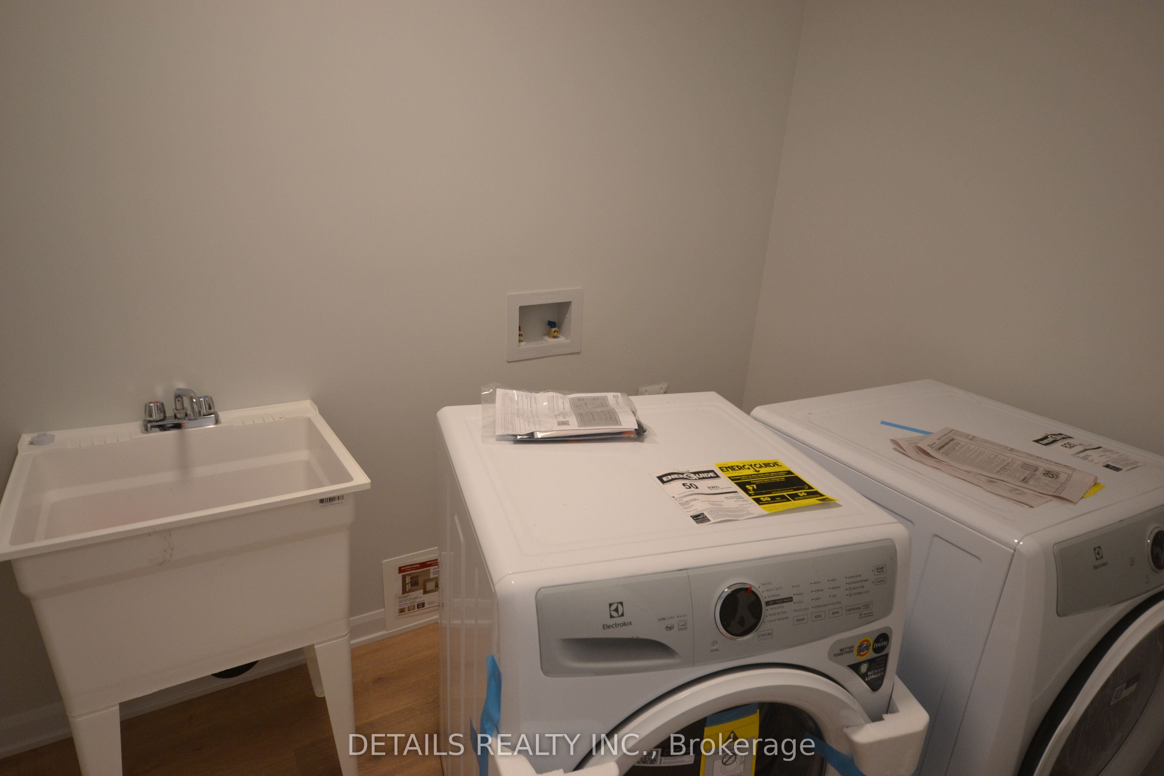 763 Tadpole Crescent, Barrhaven, ON K2J 7M9 photo 4