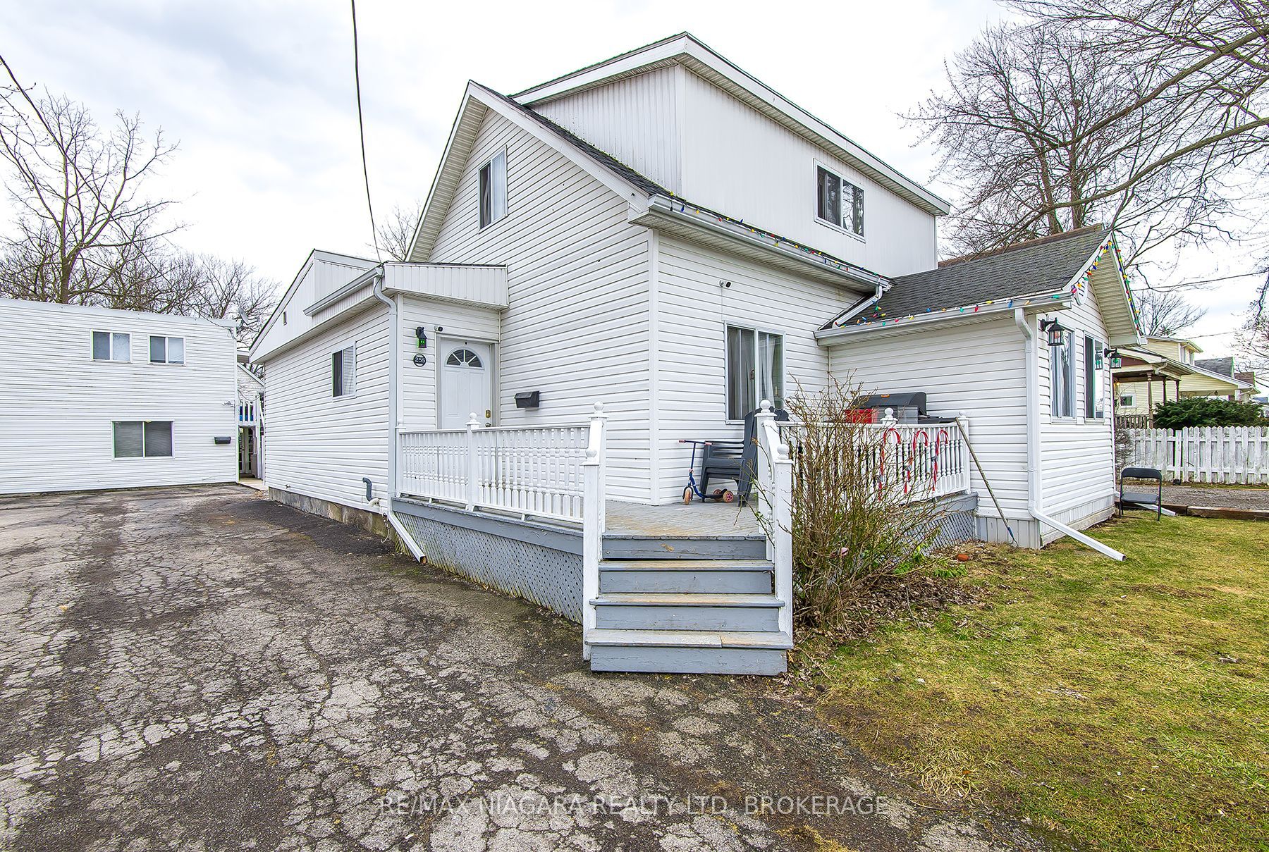 255 Mellanby Avenue, Port Colborne, ON L3K 2M2 photo 3
