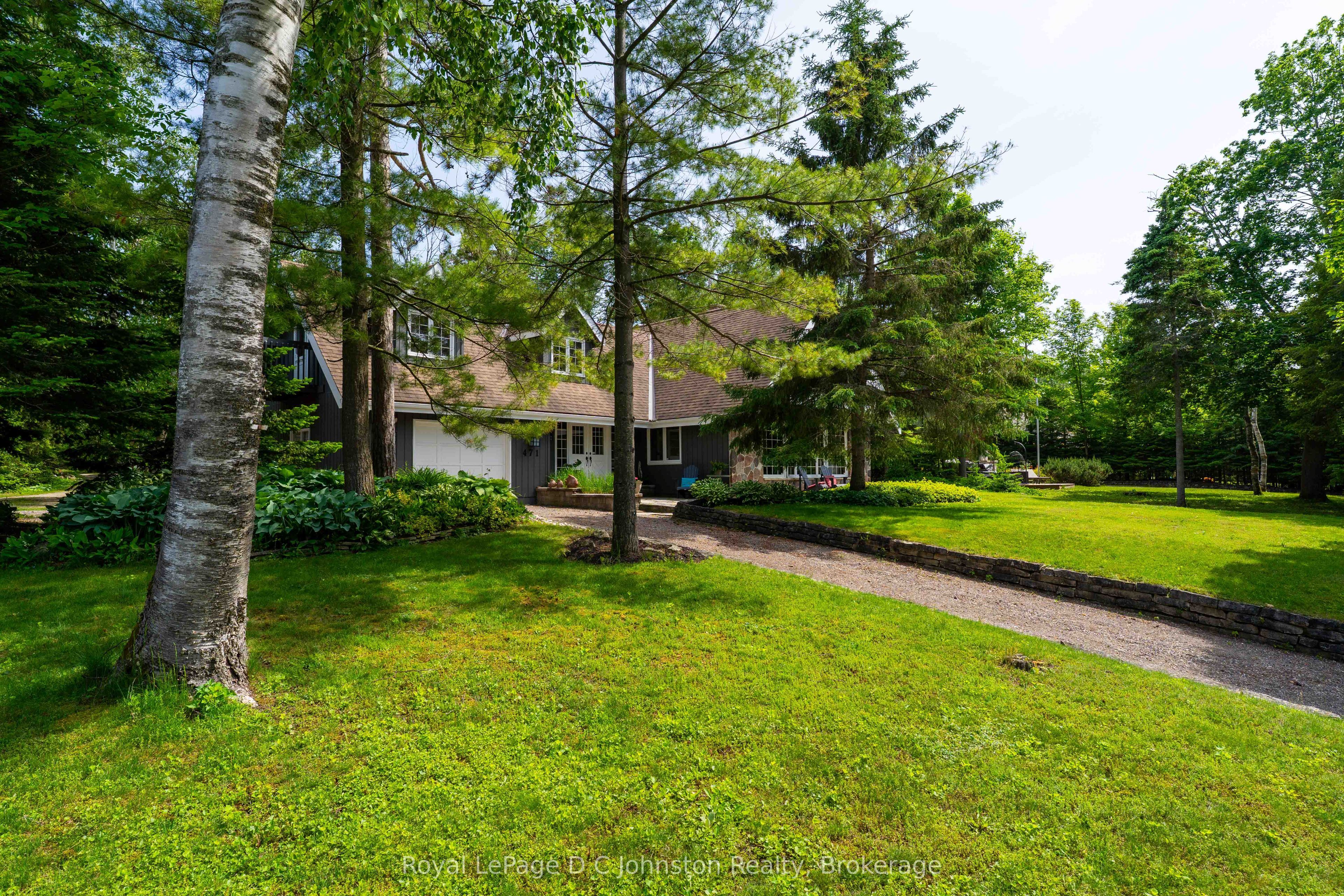 471 Eckford Avenue, Saugeen Shores, ON N0H 2L0 photo 2