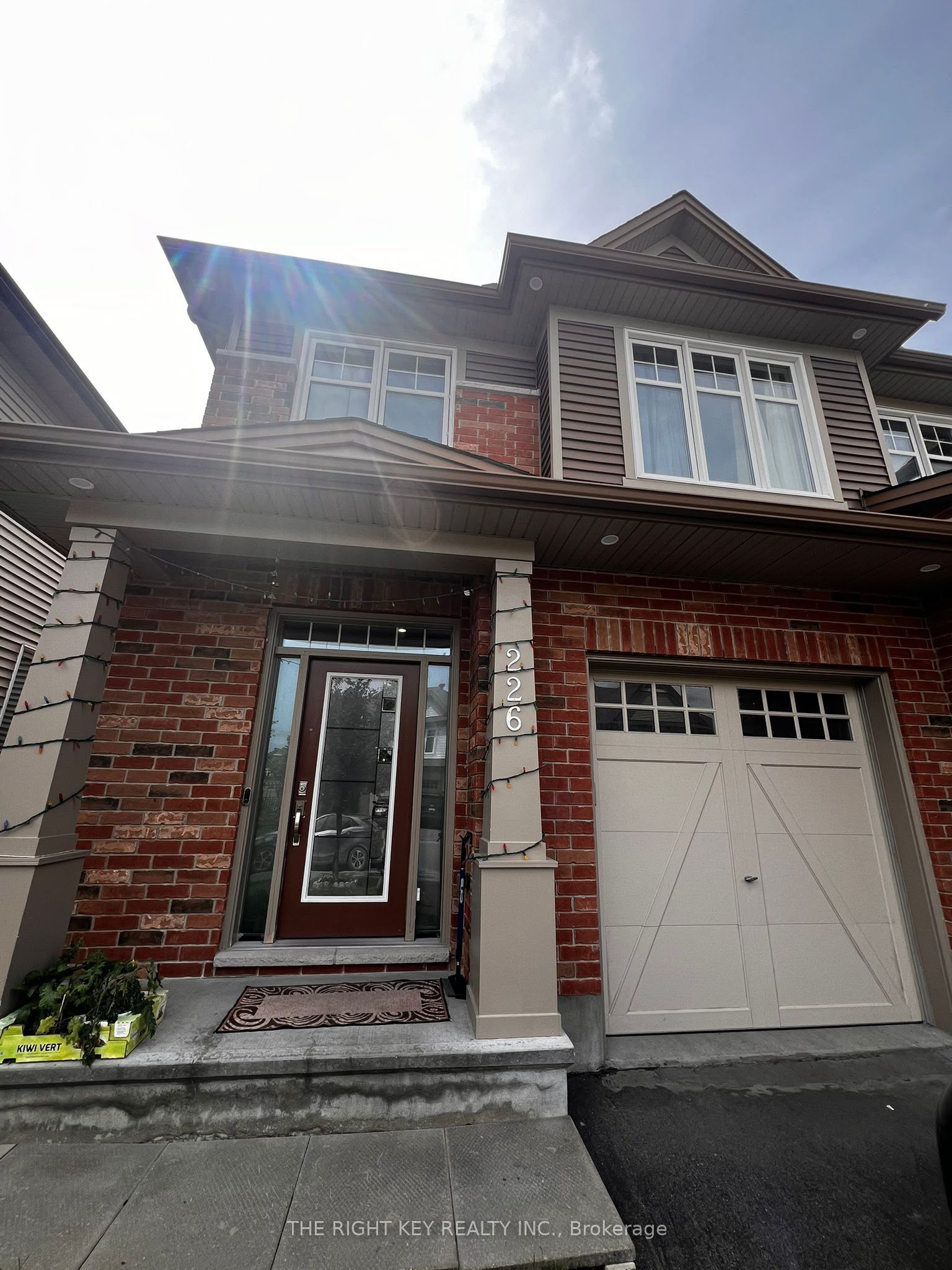 226 Fergus Crescent, Barrhaven, ON K2J 3L7 photo 2