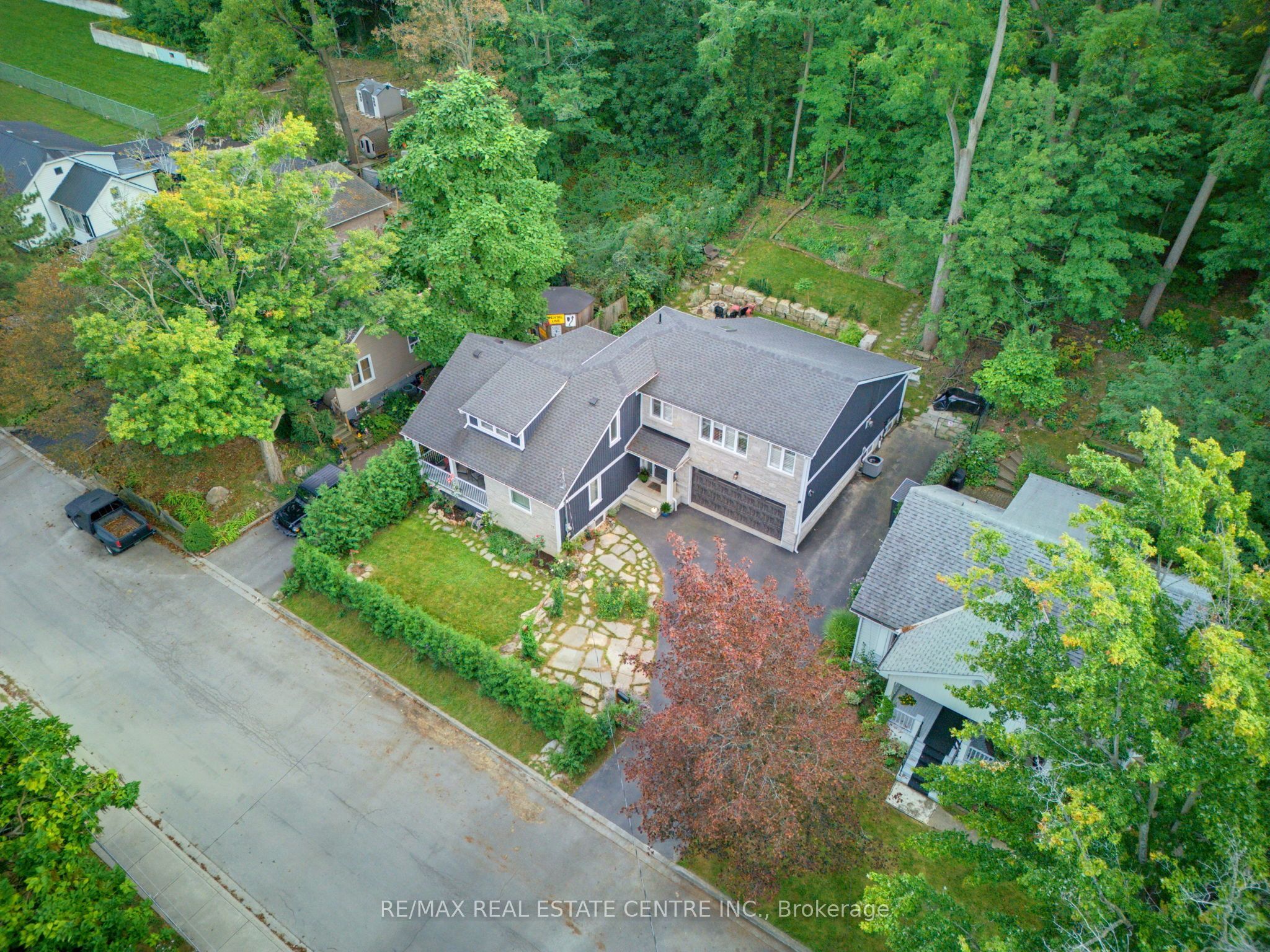 15 First Street S, Hamilton, ON L8G 1P7 photo 2