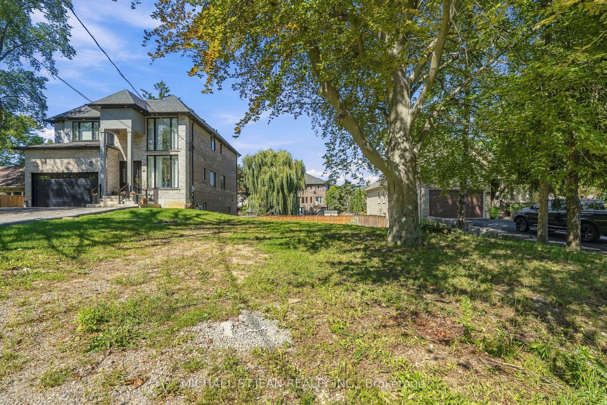 657 Mohawk Road, Hamilton, ON L9G 2X1 photo 3