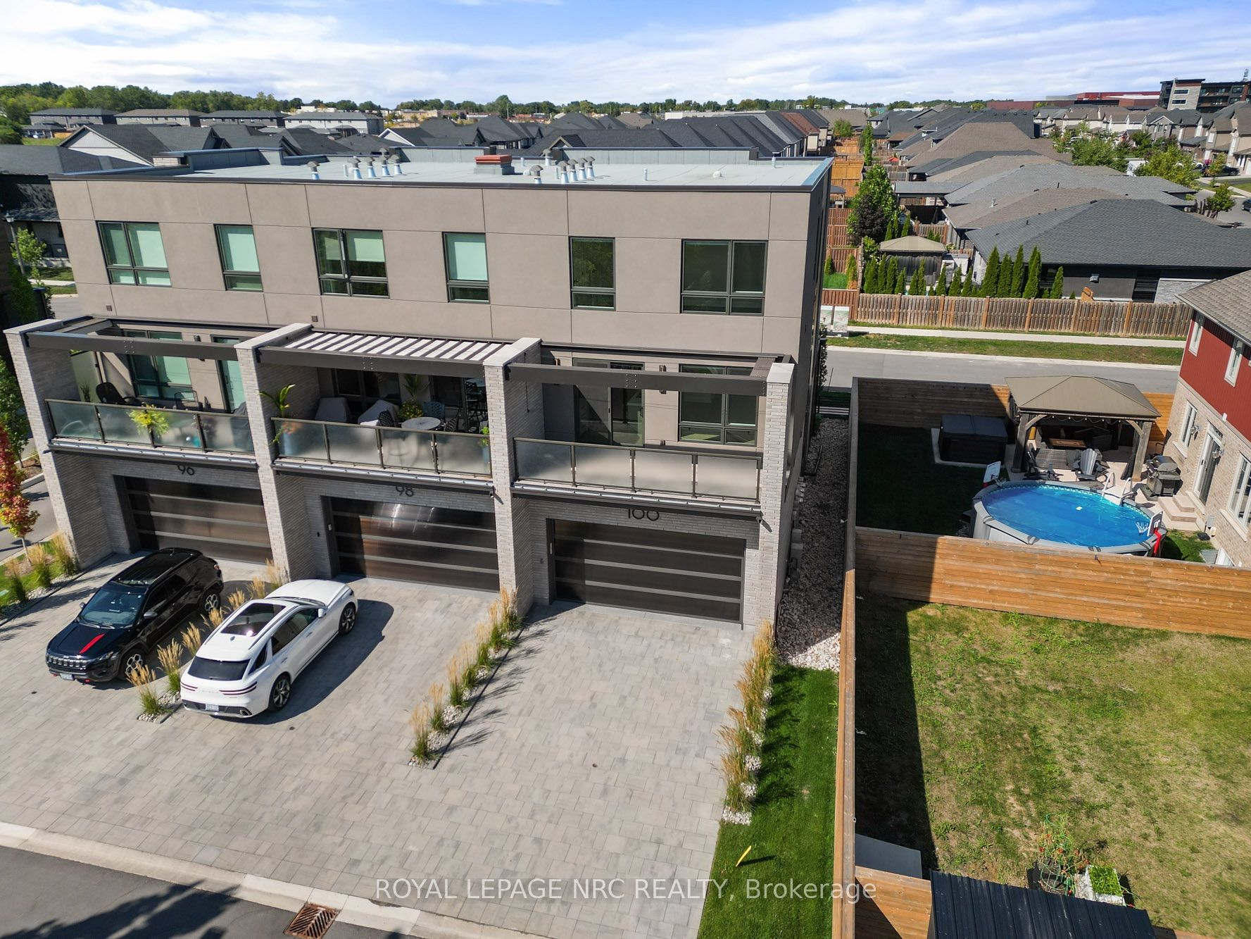 100 Moody Street, Pelham, ON L3E 0B3 photo 2