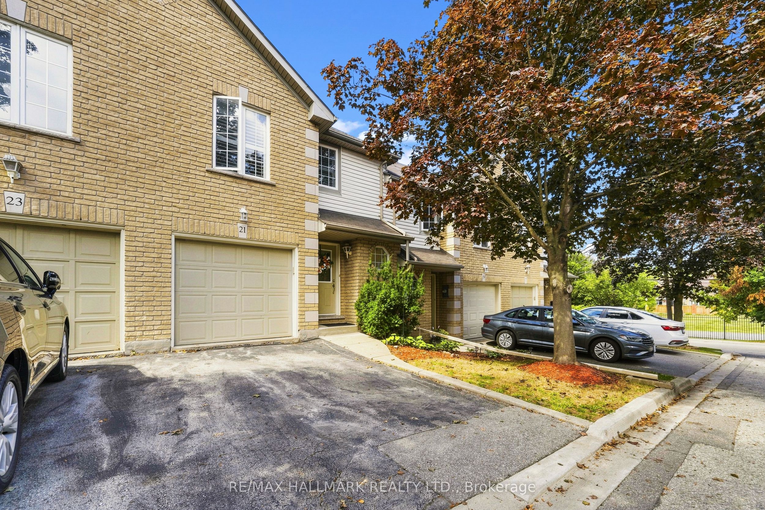 31 Moss Boulevard 21, Hamilton, ON L9H 7A6 photo 2