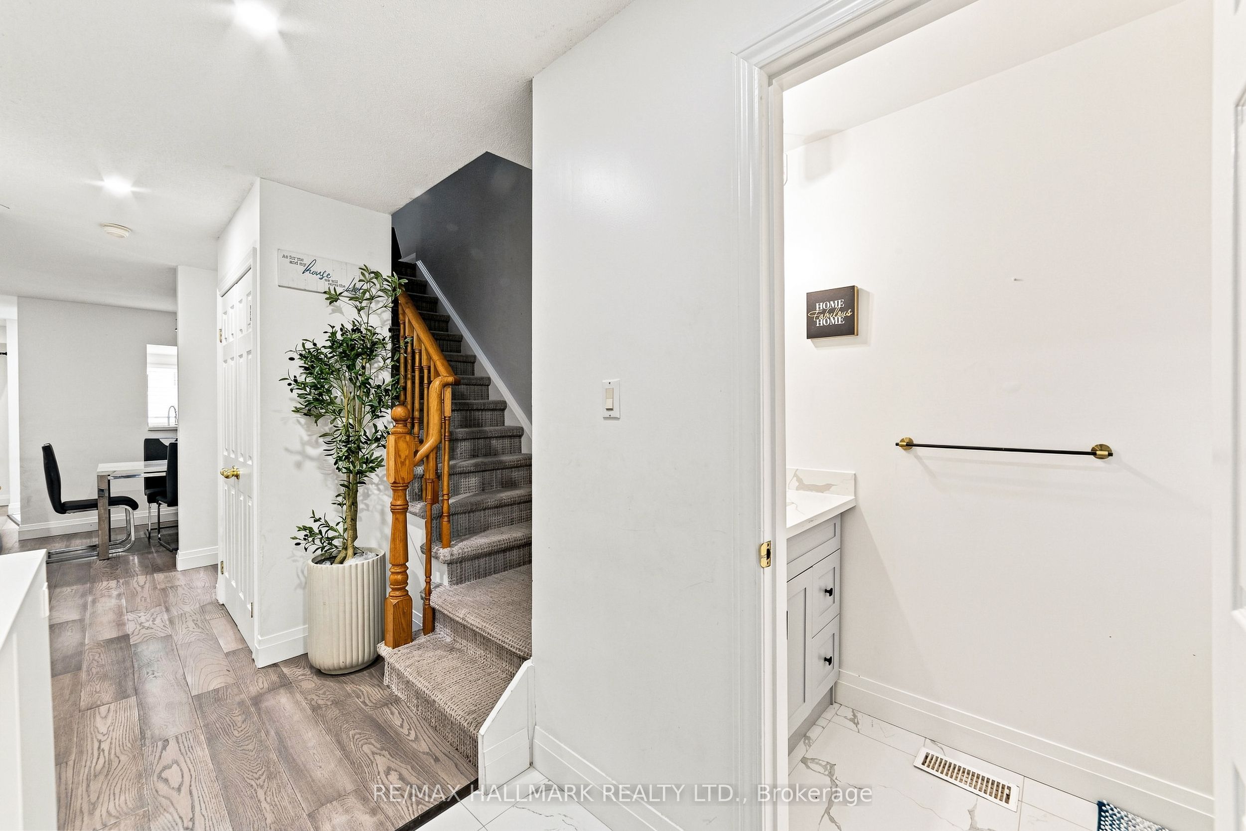 31 Moss Boulevard 21, Hamilton, ON L9H 7A6 photo 4