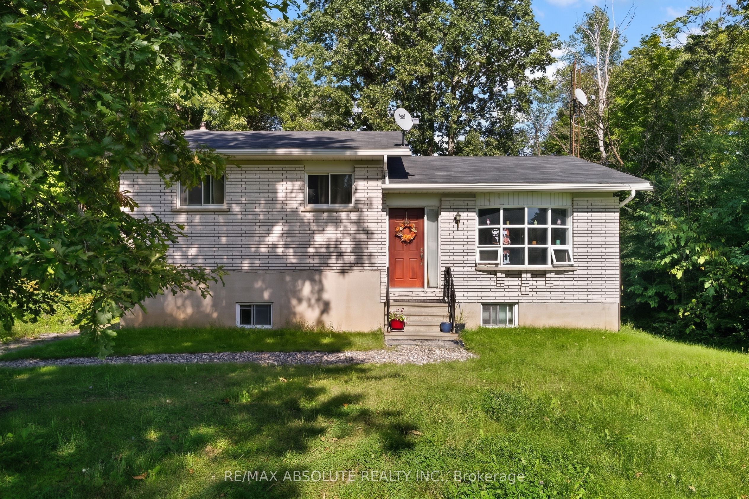 1112 Francis Street, Greater Madawaska, ON K0H 1H0