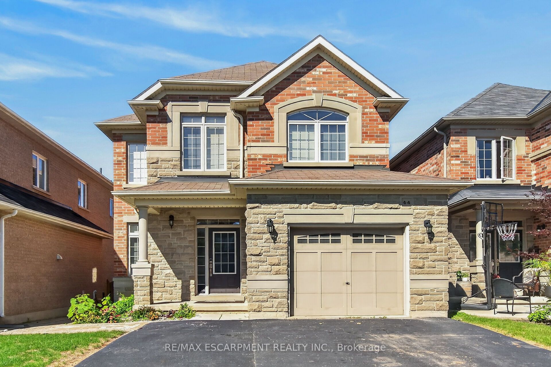 44 Matteo Trail, Hamilton, ON L9B 0E6