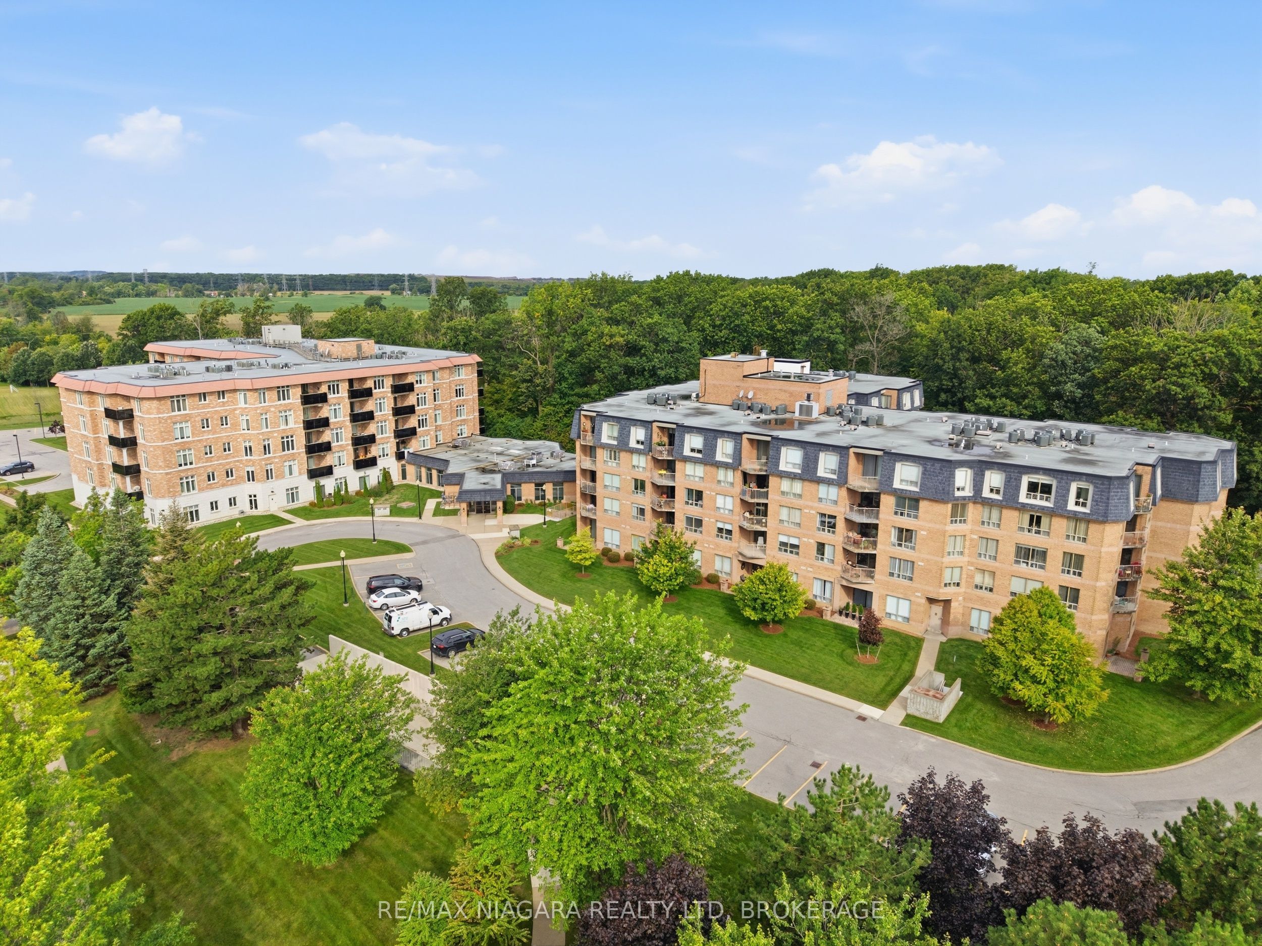 8111 Forest Glen Drive 424, Niagara Falls, ON L2H 2Y7