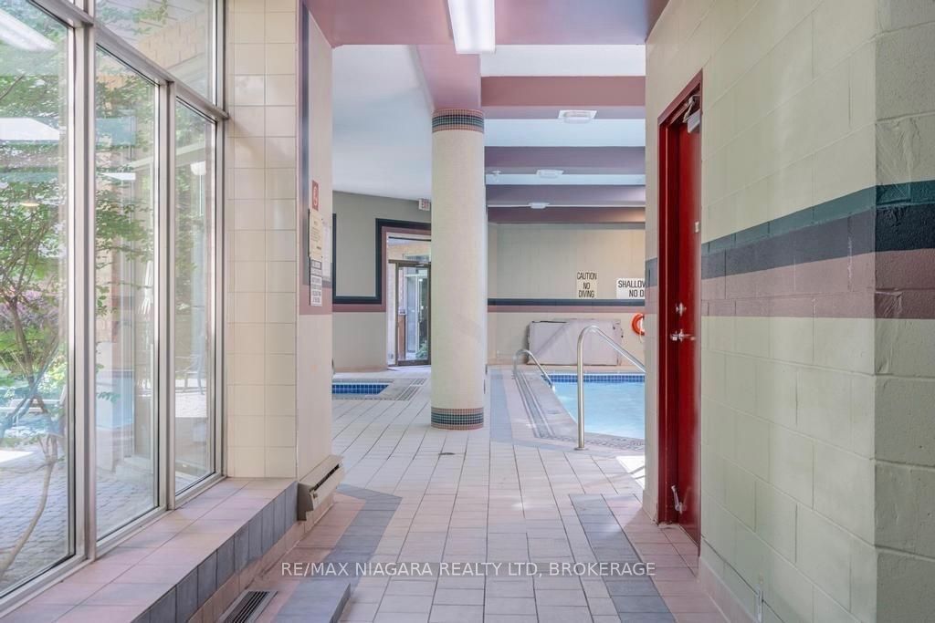 8111 Forest Glen Drive 424, Niagara Falls, ON L2H 2Y7 photo 3