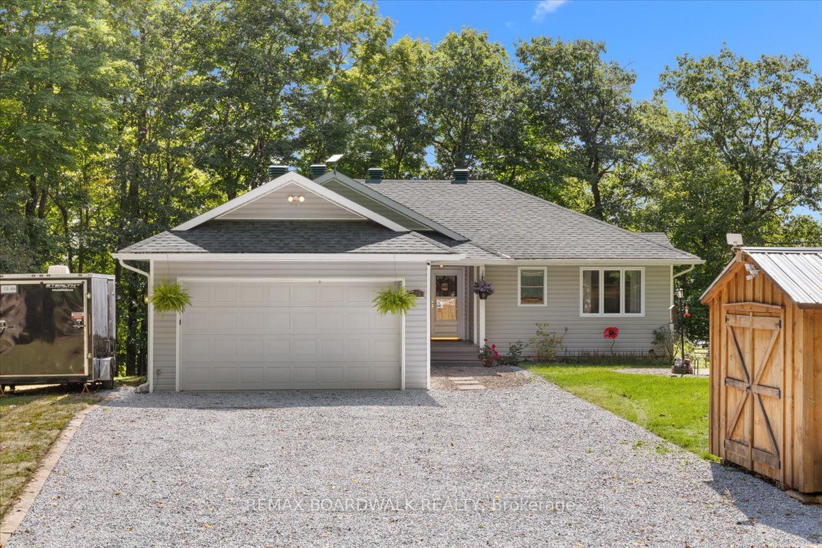 700 Strawberry Lane, Tay Valley, ON K0G 1A0