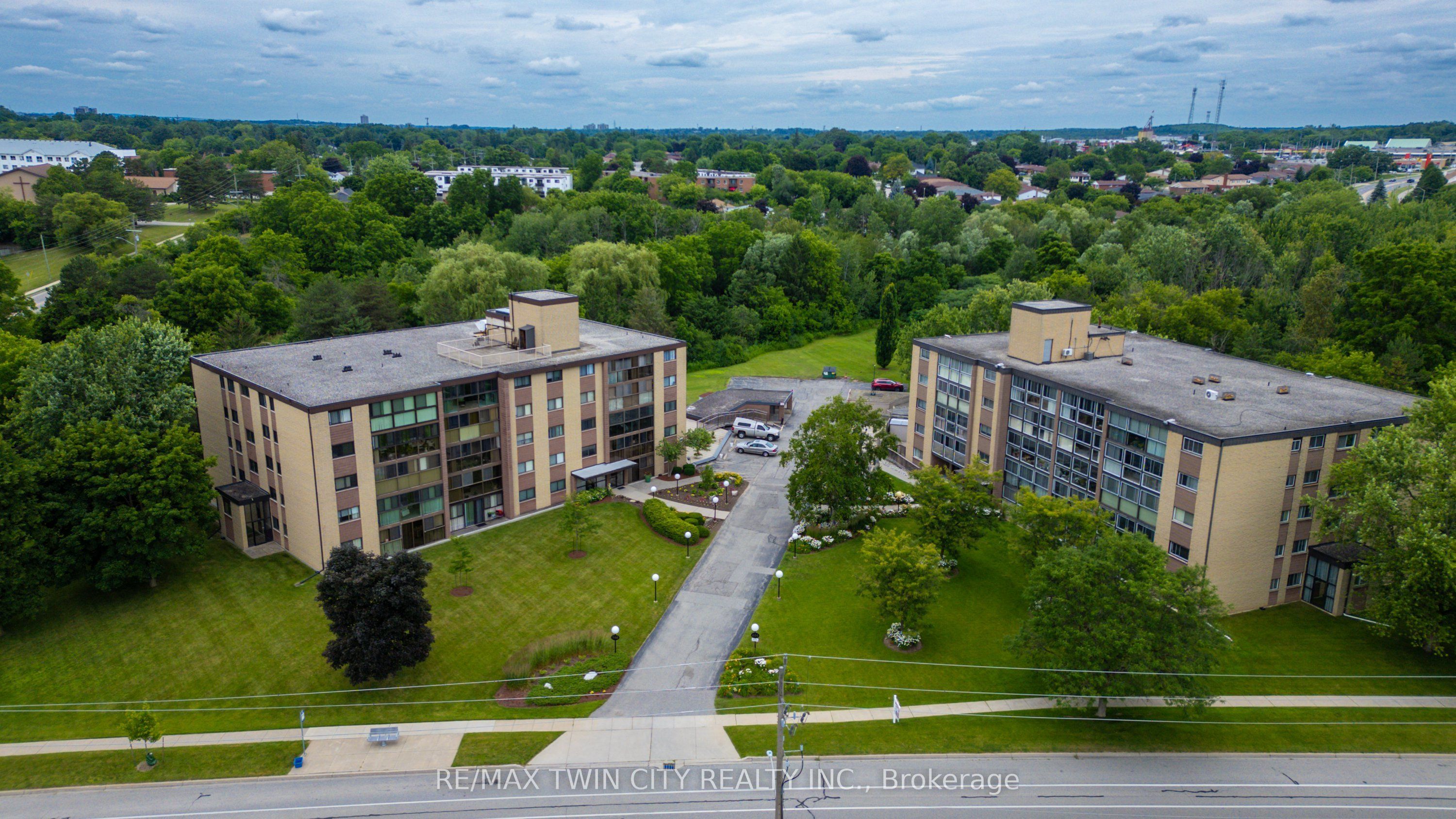 380 Champlain Boulevard 205, Cambridge, ON N1R 7J6 photo 3