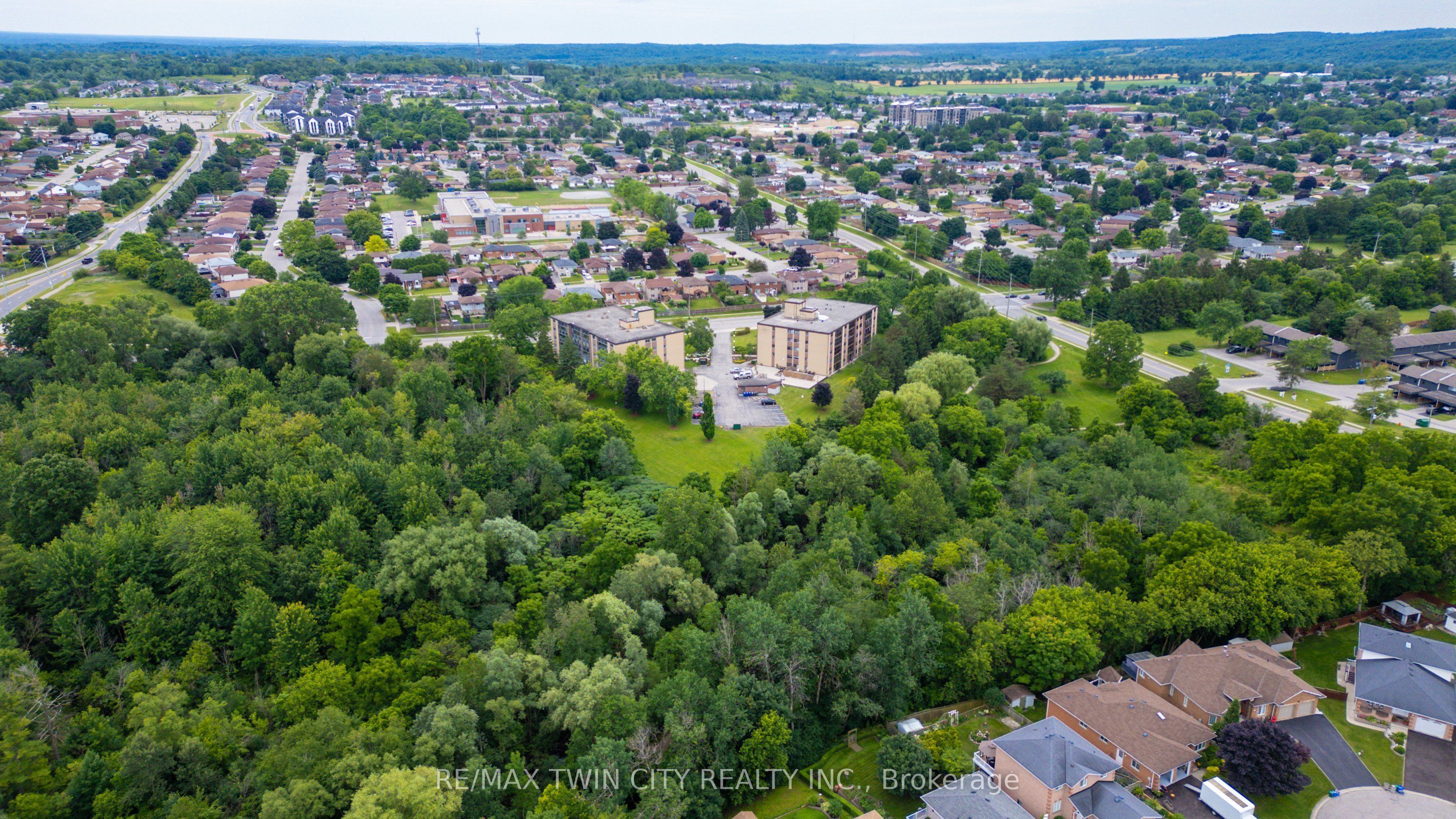 380 Champlain Boulevard 205, Cambridge, ON N1R 7J6 photo 4