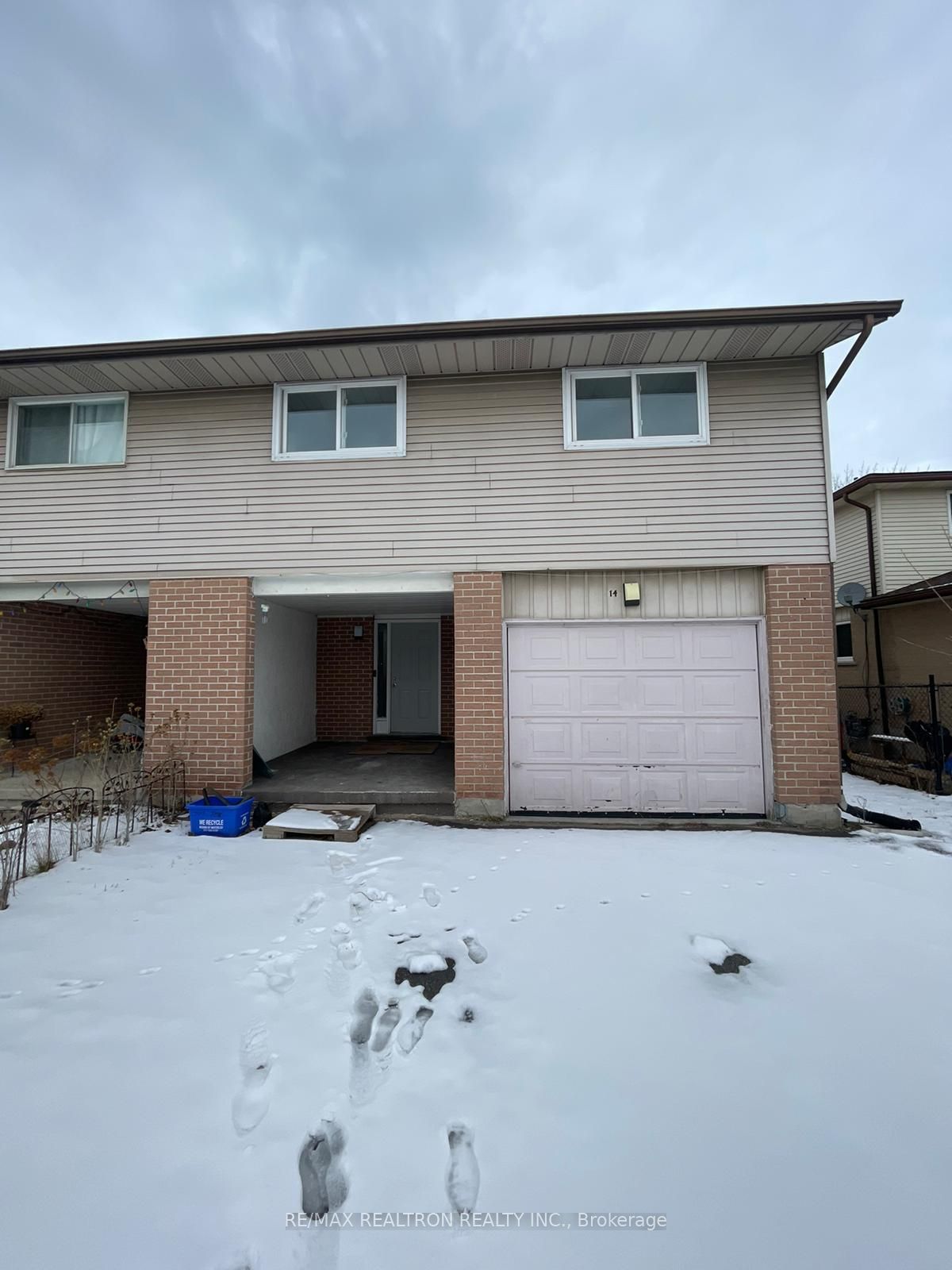 14 Windale Crescent N, Kitchener, ON N2E 3E6